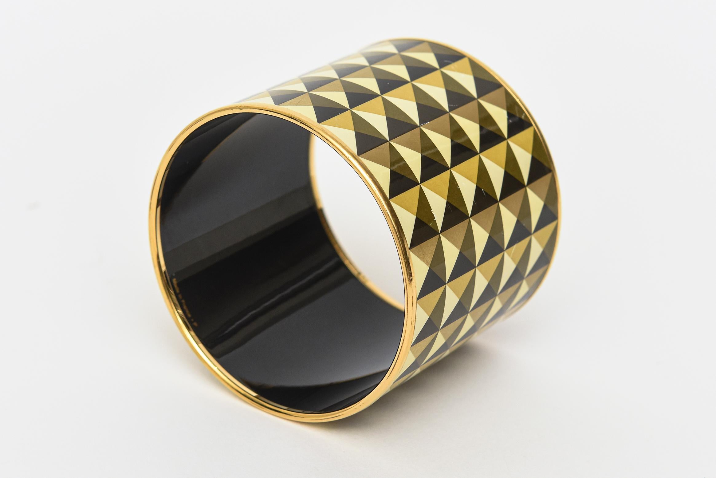 Modern Hermes Wide Cuff Geometric Sculptural Black, Yellow, Gold Enameled Bracelet For Sale