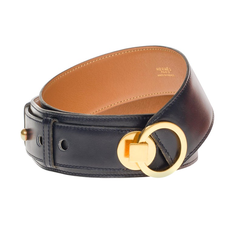 Hermès women belt model "Ring" in calf navy leather, gold hardware at
