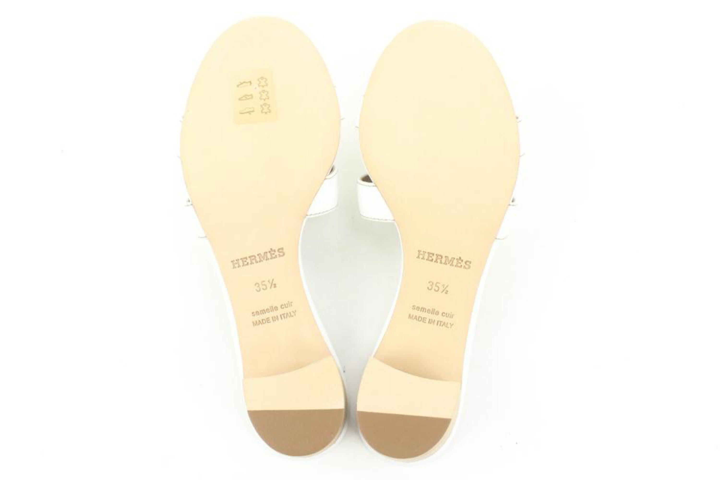 Hermès Damen 35,5 Weiße Kalbsleder Blanc Oais Pantoletten Sandalen mit Pantoletten S126H55 im Zustand „Neu“ im Angebot in Dix hills, NY