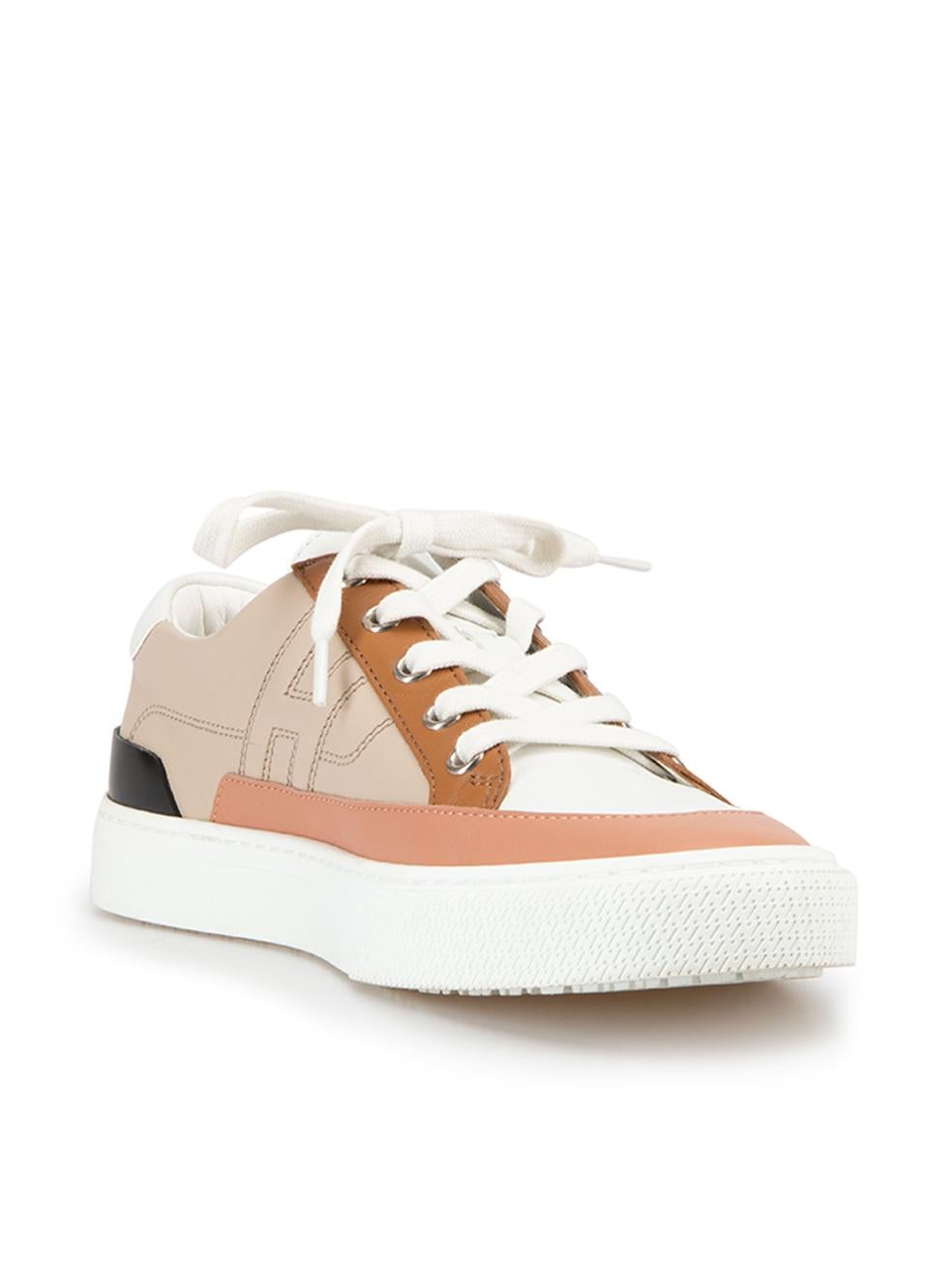 CONDITION is Very good. Minimal wear to trainers is evident on this used Hermès designer resale item. 



Details


Beige, white and nude

Leather

Low top trainers

Lace up

Round toe

Flatform heel

H embroidered detail with colour block