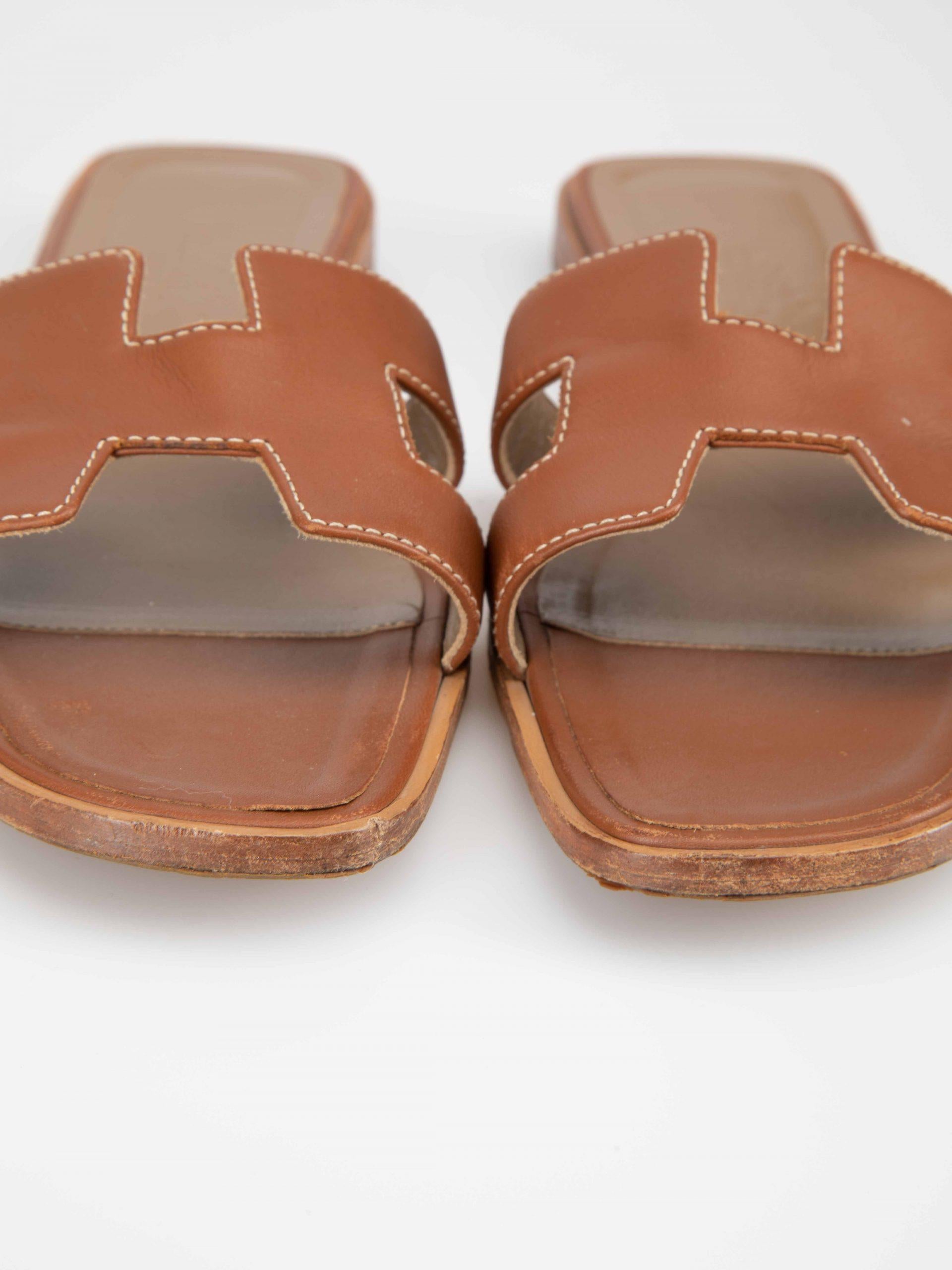 Hermès Women's Brown Leather Oran Sandals 2