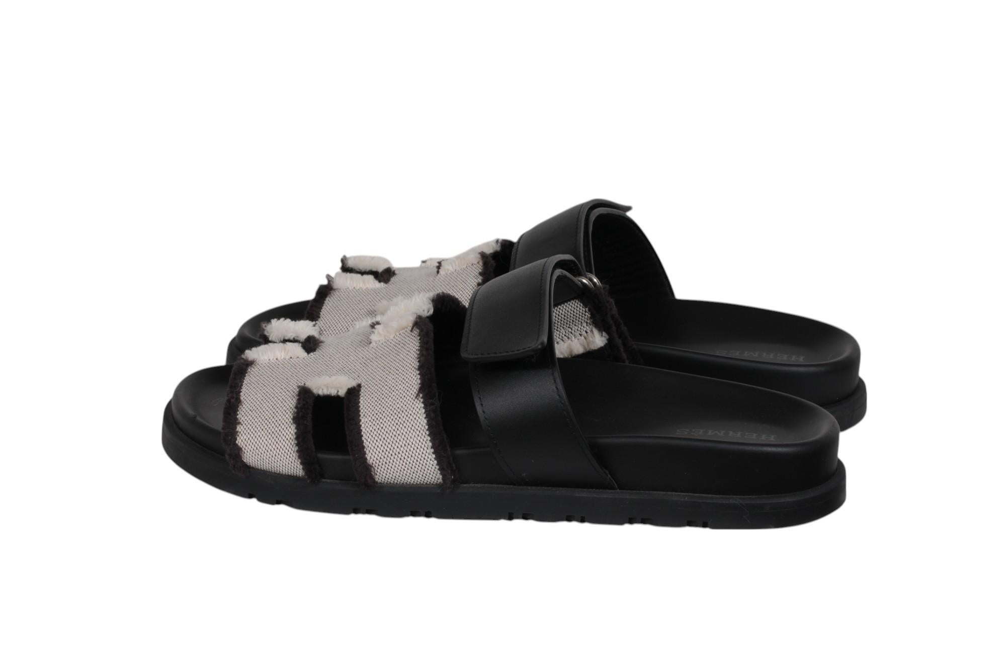 Hermes Womens Chypre Sandal Size US 7 EU 37 Fringed Prunoir Black Grey Tan en vente 1