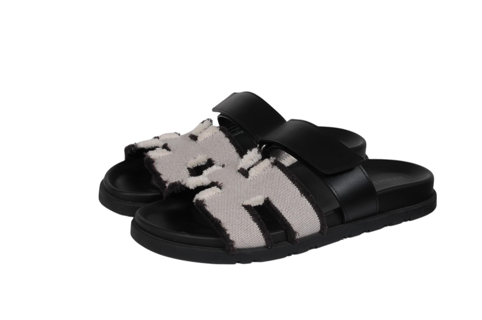 Hermes Womens Chypre Sandal Size US 7 EU 37 Fringed Prunoir Black Grey Tan en vente 2