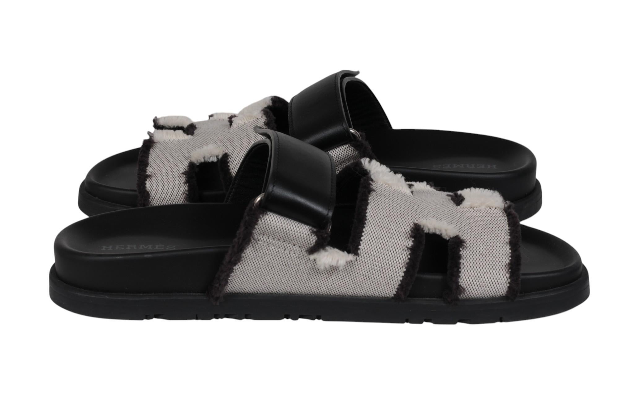 Hermes Womens Chypre Sandal Size US 7 EU 37 Fringed Prunoir Black Grey Tan en vente 3
