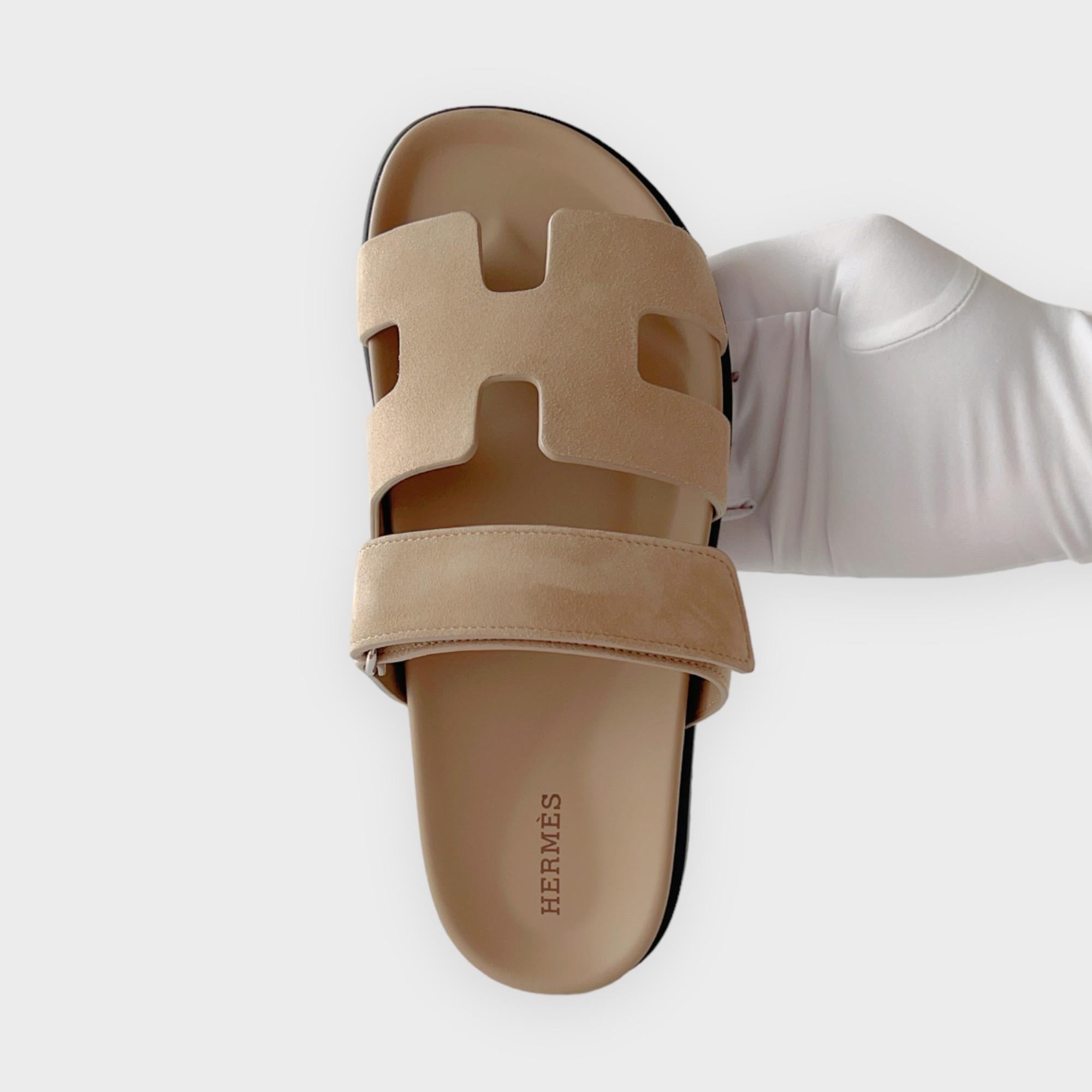 We have these beautiful suede Hermès Chypre Sandals in Beige Argile. A light dusty beige colour. These sandals are made out of suede and goatskin with a strong rubber sole. They Hermès Chypre Sandal has an adjustable strap to ensure extra comfort.