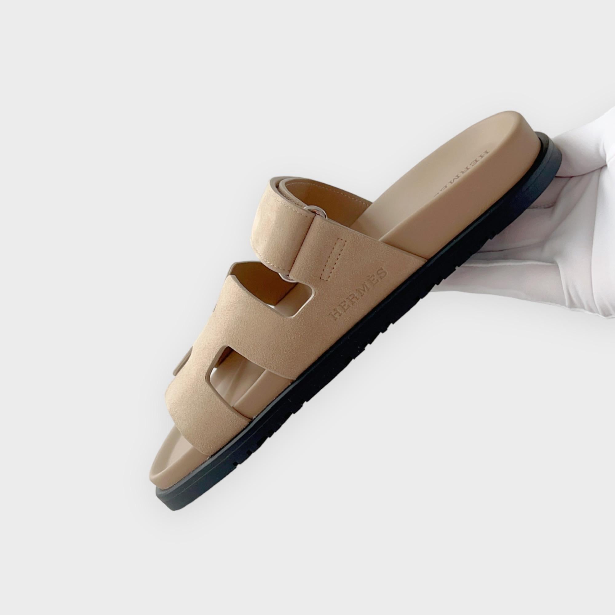 Hermès Women's Chypre Suede Sandal In Beige Argile, Size 38 In New Condition In London, GB