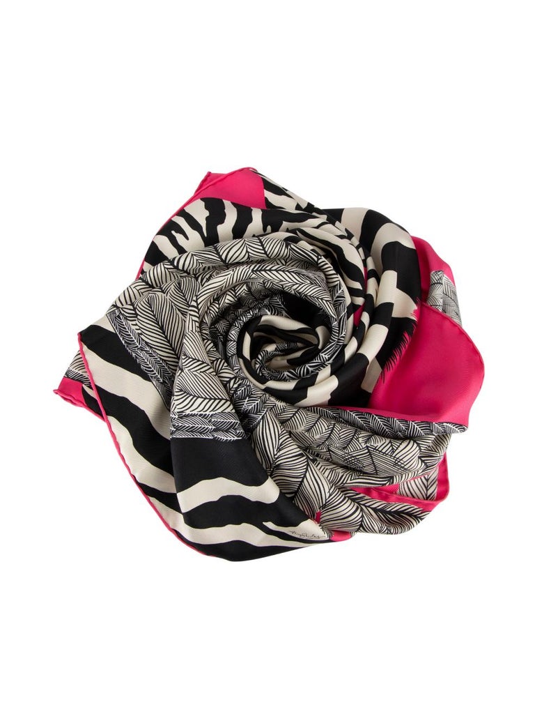 Hermès Damen Rosa Seide Zebra Pegasus Schal im Angebot bei 1stDibs