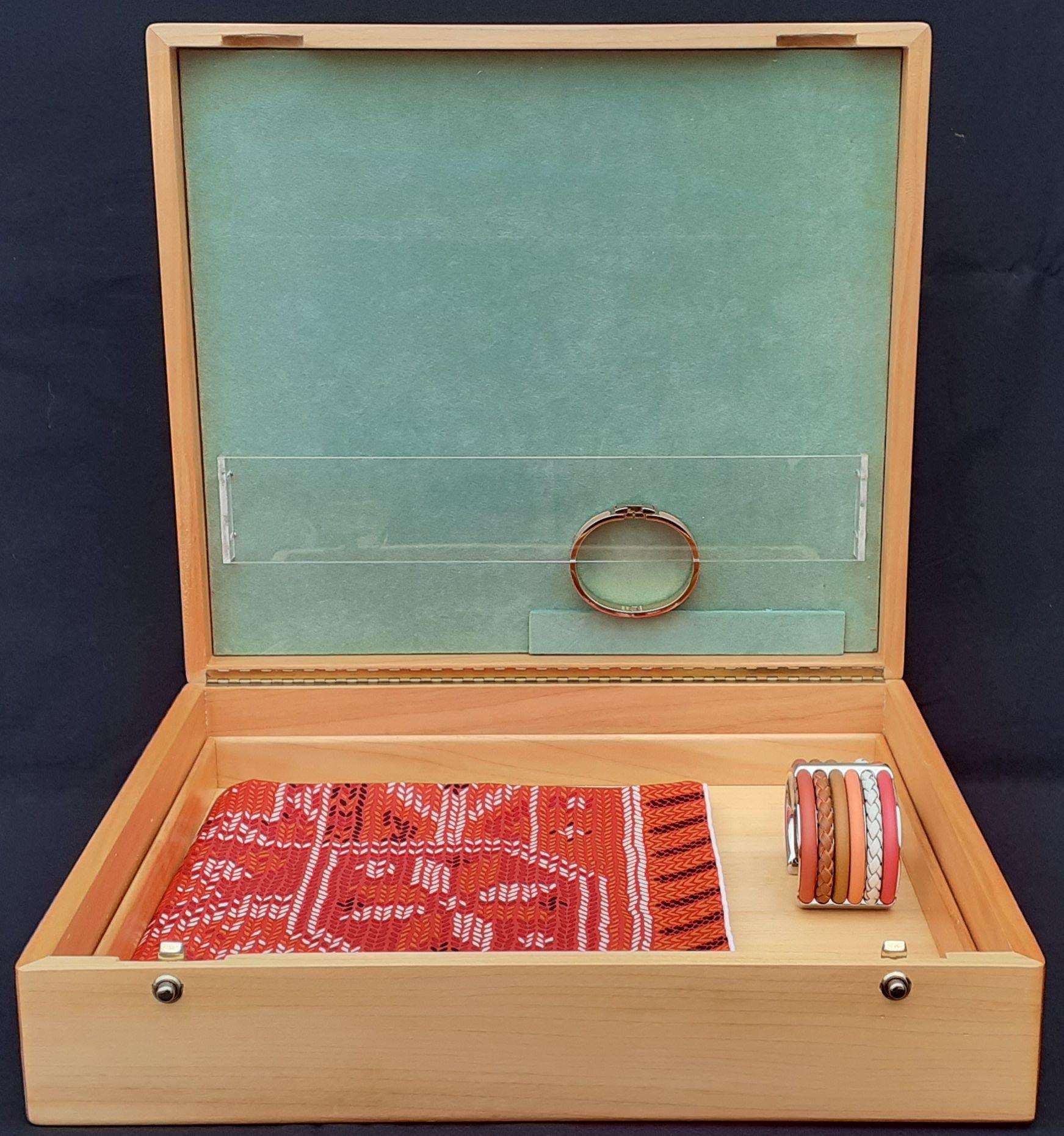 Hermès Wooden Box Chest to Store Scarves or Jewelry RARE For Sale 10