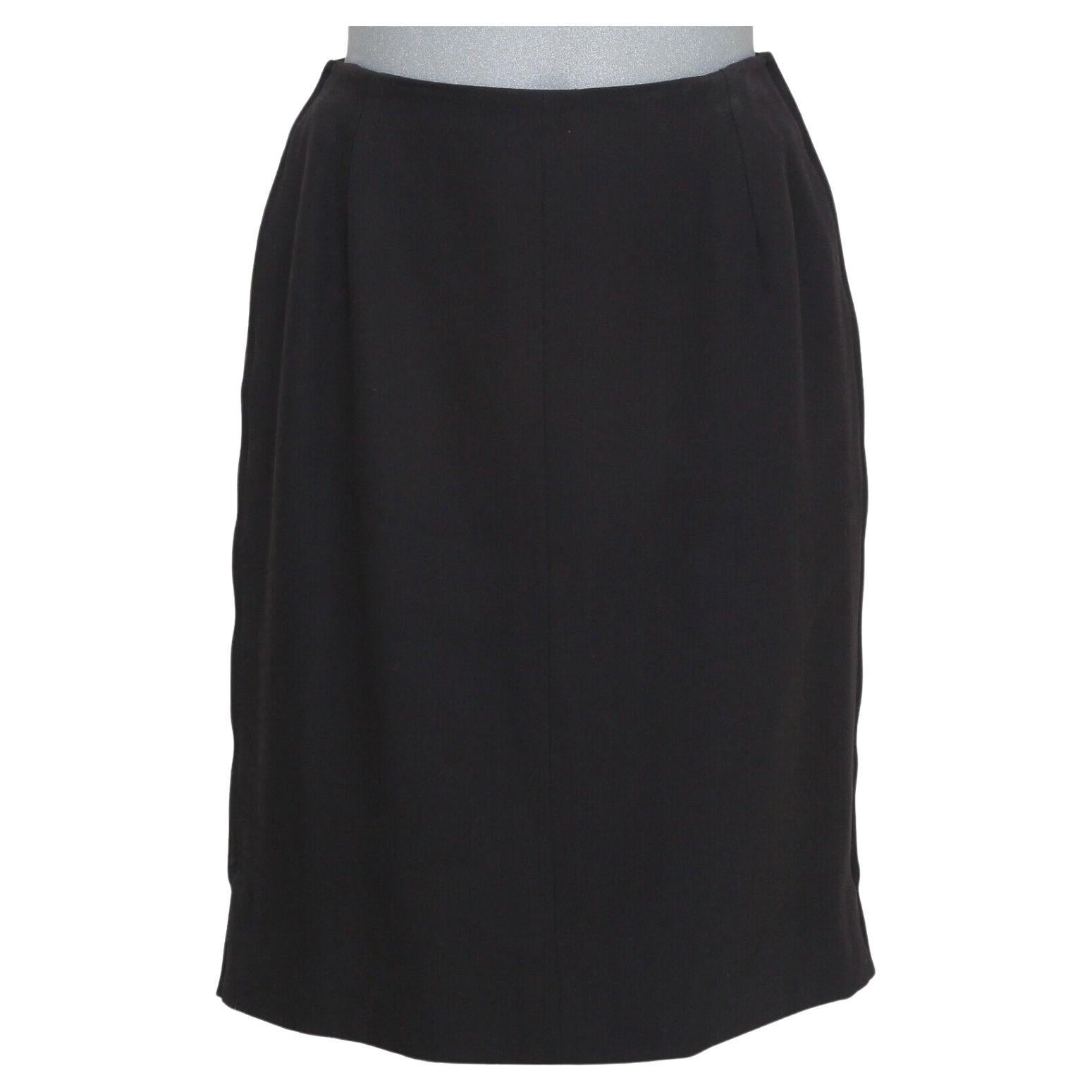 GUARANTEED AUTHENTIC HERMES VINTAGE DARK BROWN WOOL STRAIGHT SKIRT



Details:
• Classic light weight wool straight fitted skirt in a rich dark brown color.
• Full dual zipper closures on each side, leather pull tag.
• Inside dual button closure on