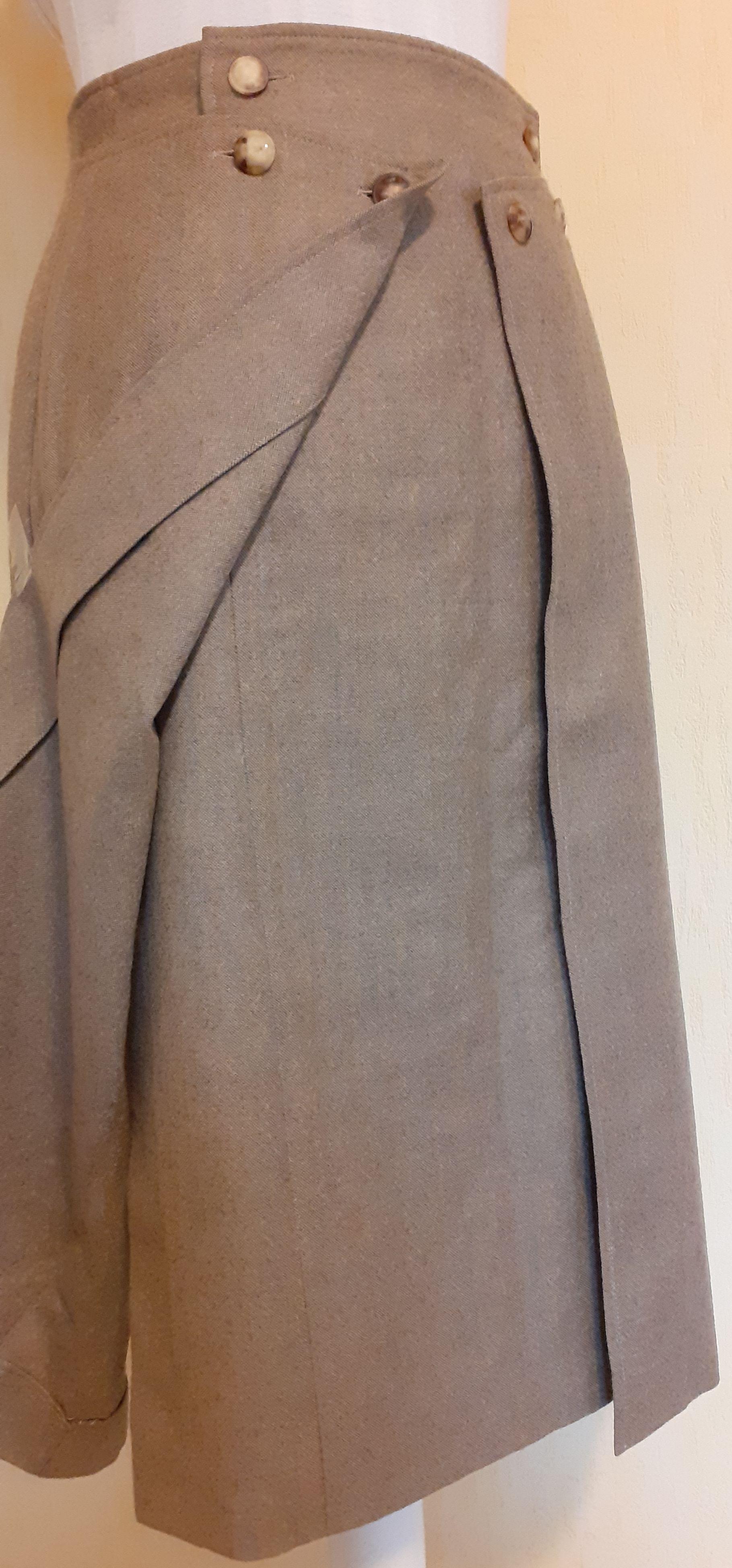 Brown Hermès Wrap Skirt in Woll and Cashmere Size 36 Small For Sale