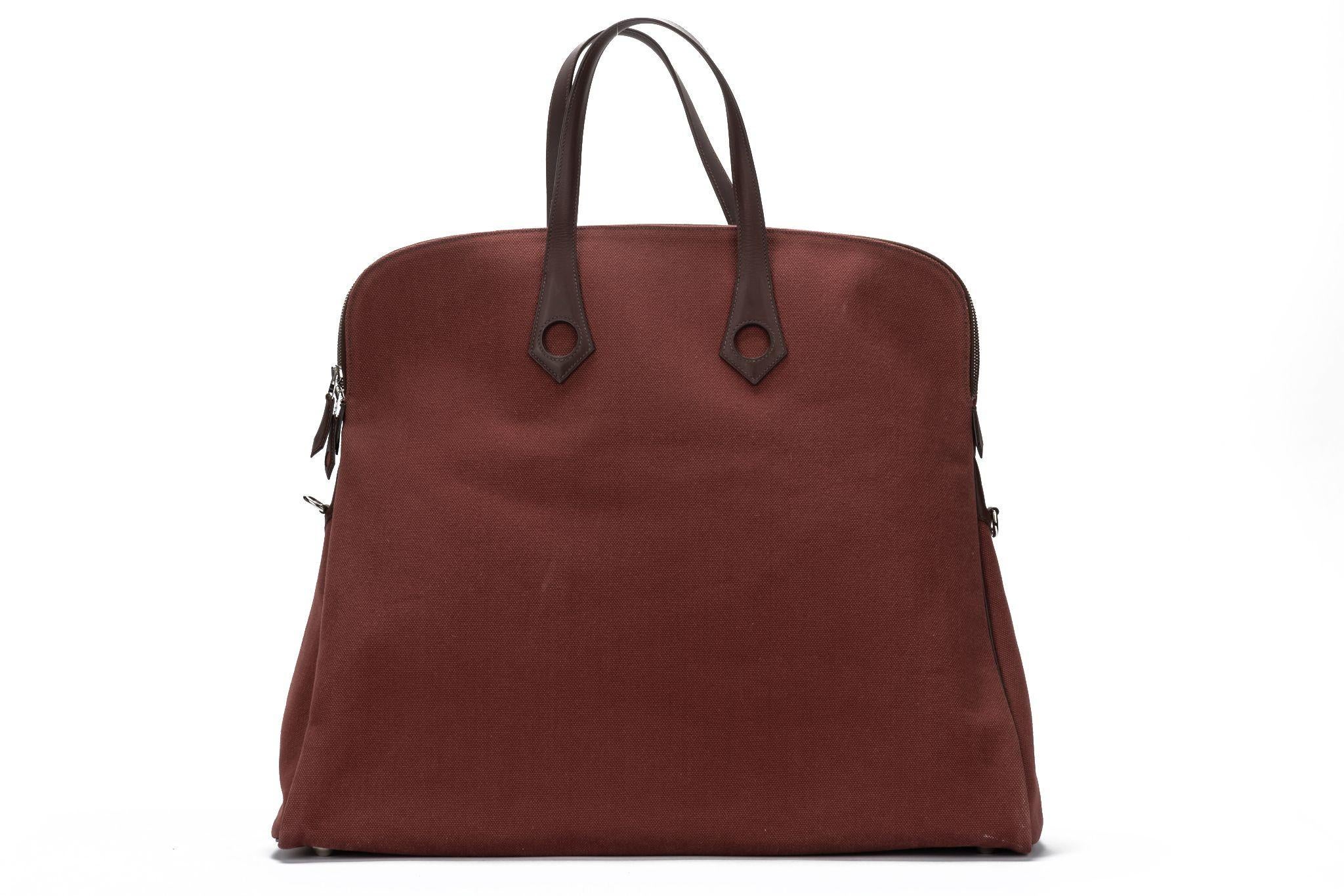 Women's or Men's Hermès XXL Heeboo Handbag Toile For Sale