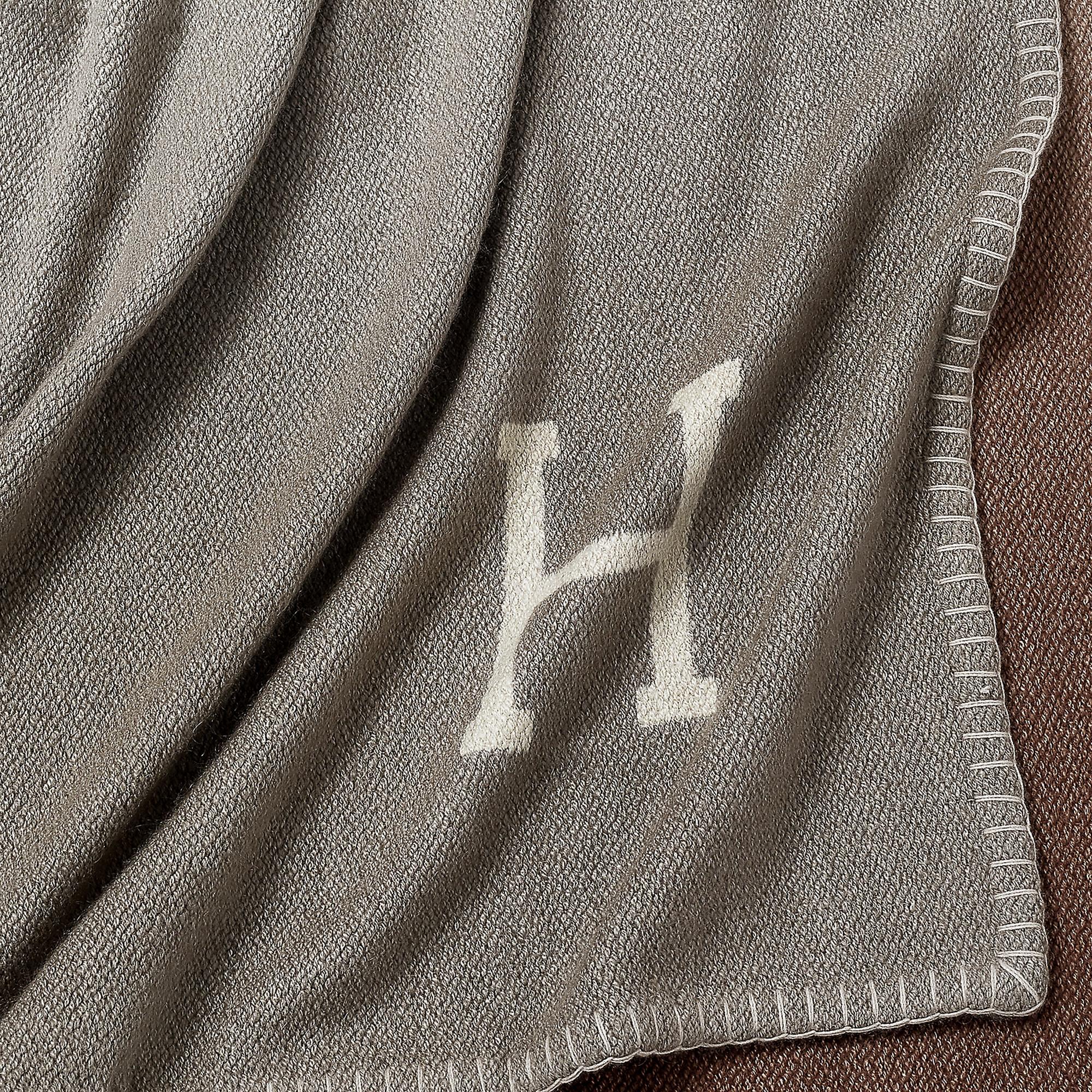 Hermes Yack 'n' Dye Ombre Blanket Naturel New In New Condition For Sale In Miami, FL