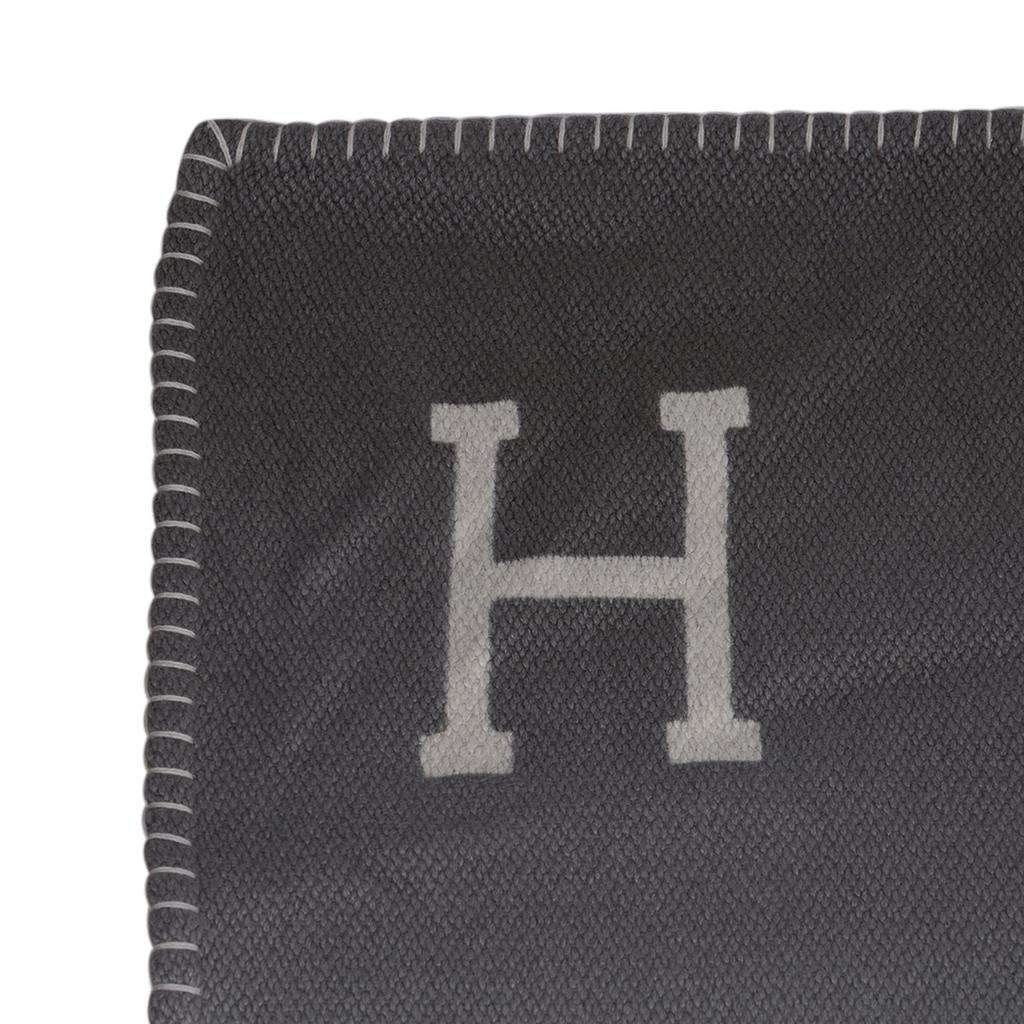 Hermes Yack ''n'' Dye Ombre Cashmere Blanket Gris en vente 1