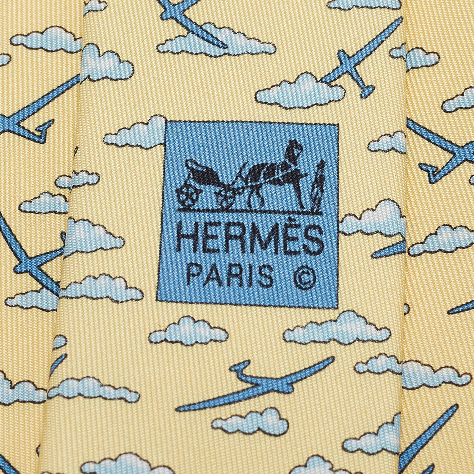 Hermès Yellow Airplane Cloud Print Silk Traditional Tie In Good Condition In Dubai, Al Qouz 2