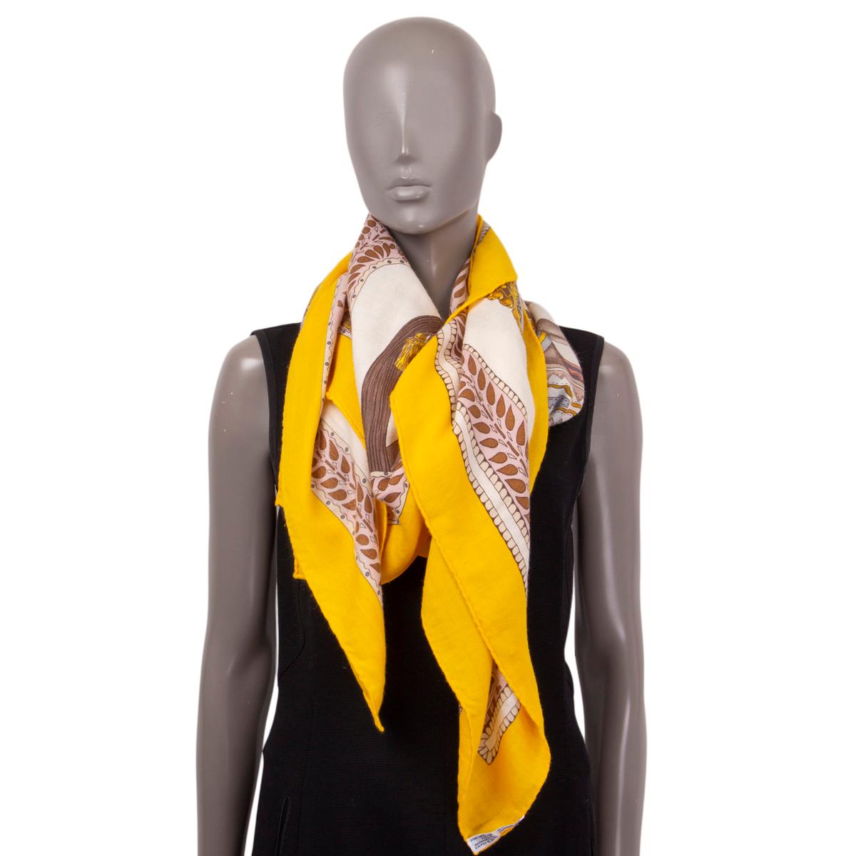 HERMES yellow cashmere silk LA DANSE DU CHEVAL MARWARI 140 Scarf Jaune Vif Blanc For Sale 4