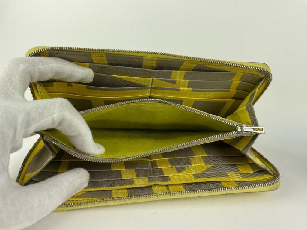 Hermès Yellow Epsom Leather Silk'In Classique Long wallet 2h520 In Good Condition For Sale In Dix hills, NY