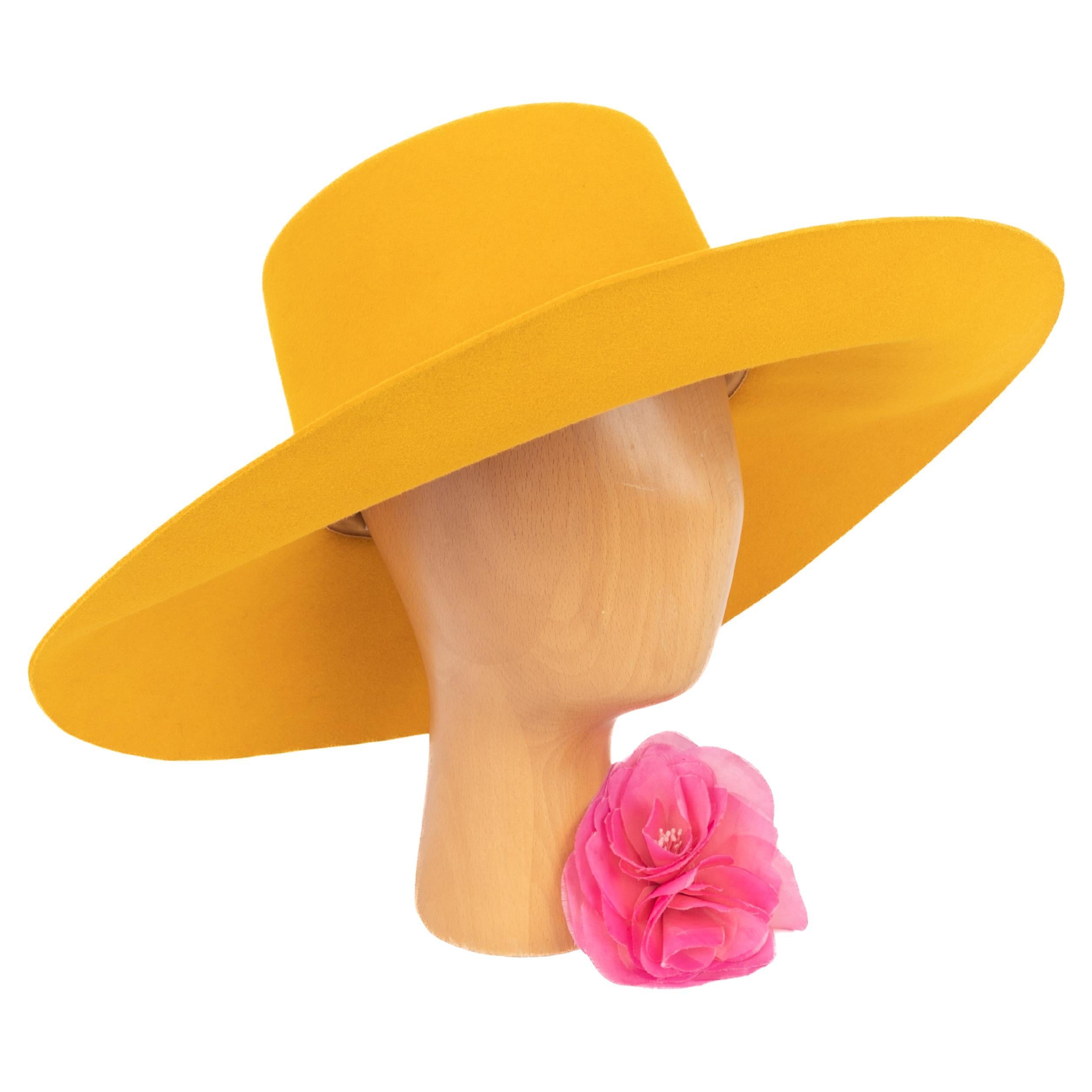 Cappello in feltro giallo Hermès