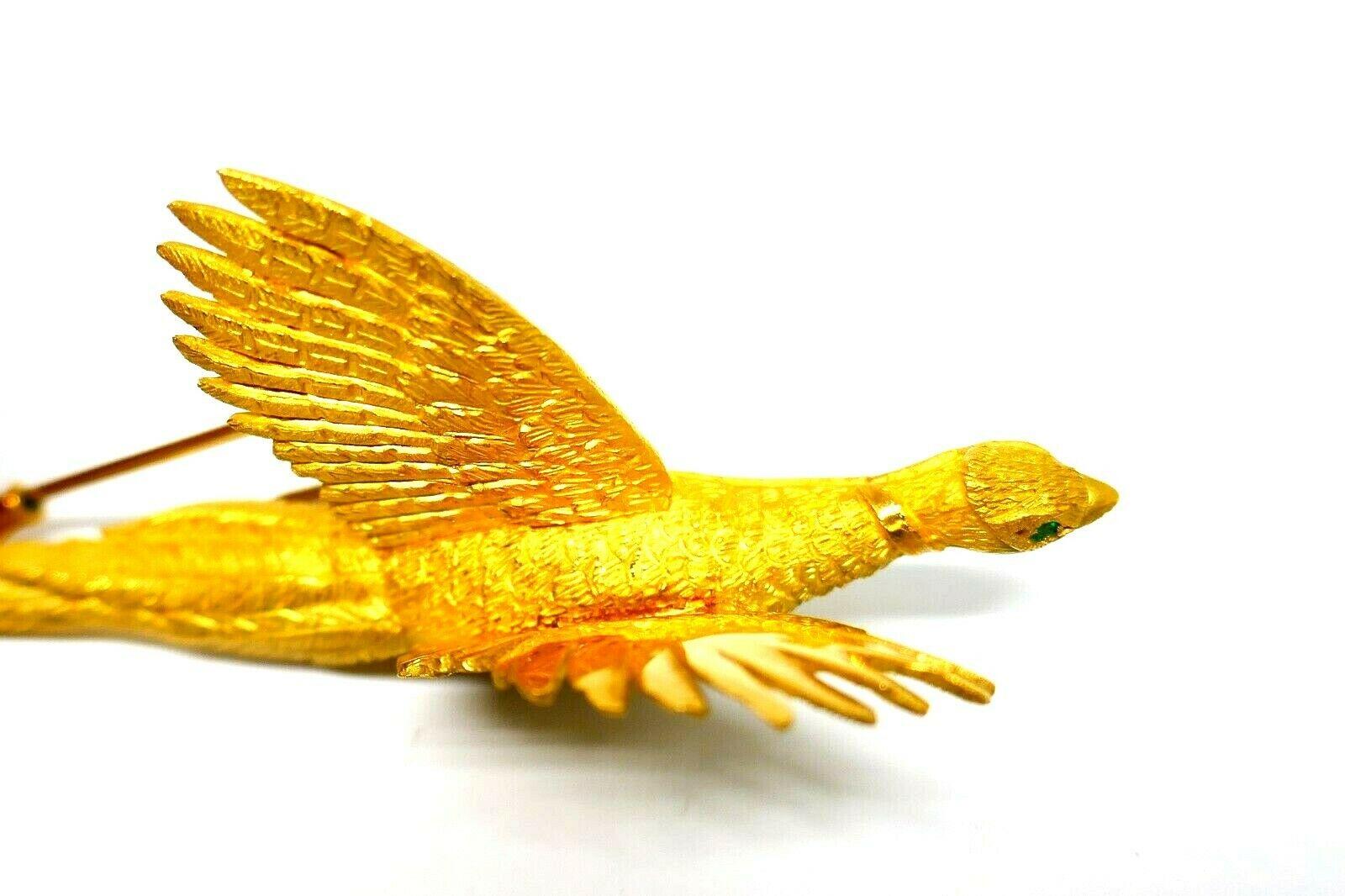 Hermes Yellow Gold Emerald Flying Pheasant Bird Brooch In Excellent Condition In Beverly Hills, CA