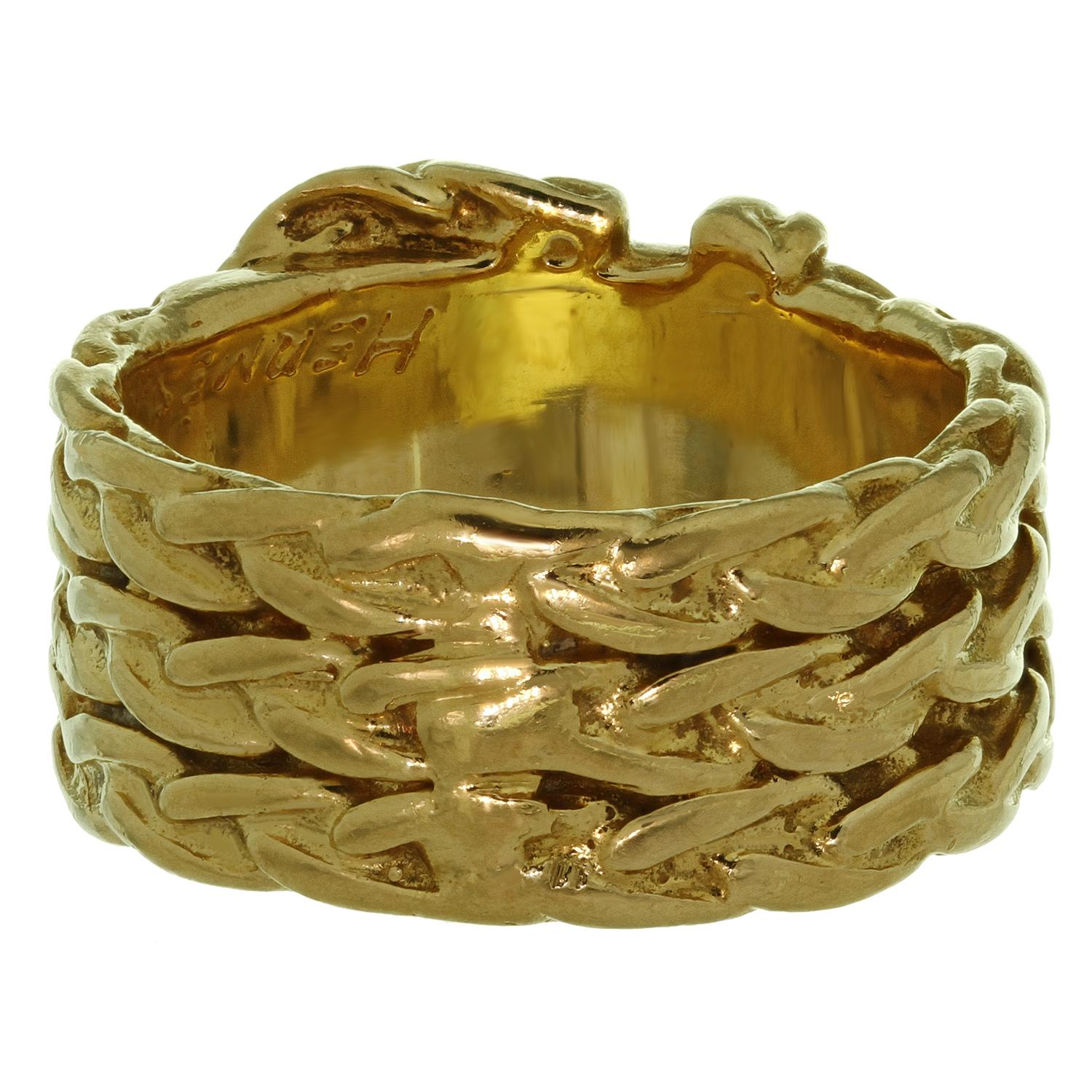 Hermes Yellow Gold Textured Buckle Ring In Excellent Condition For Sale In New York, NY