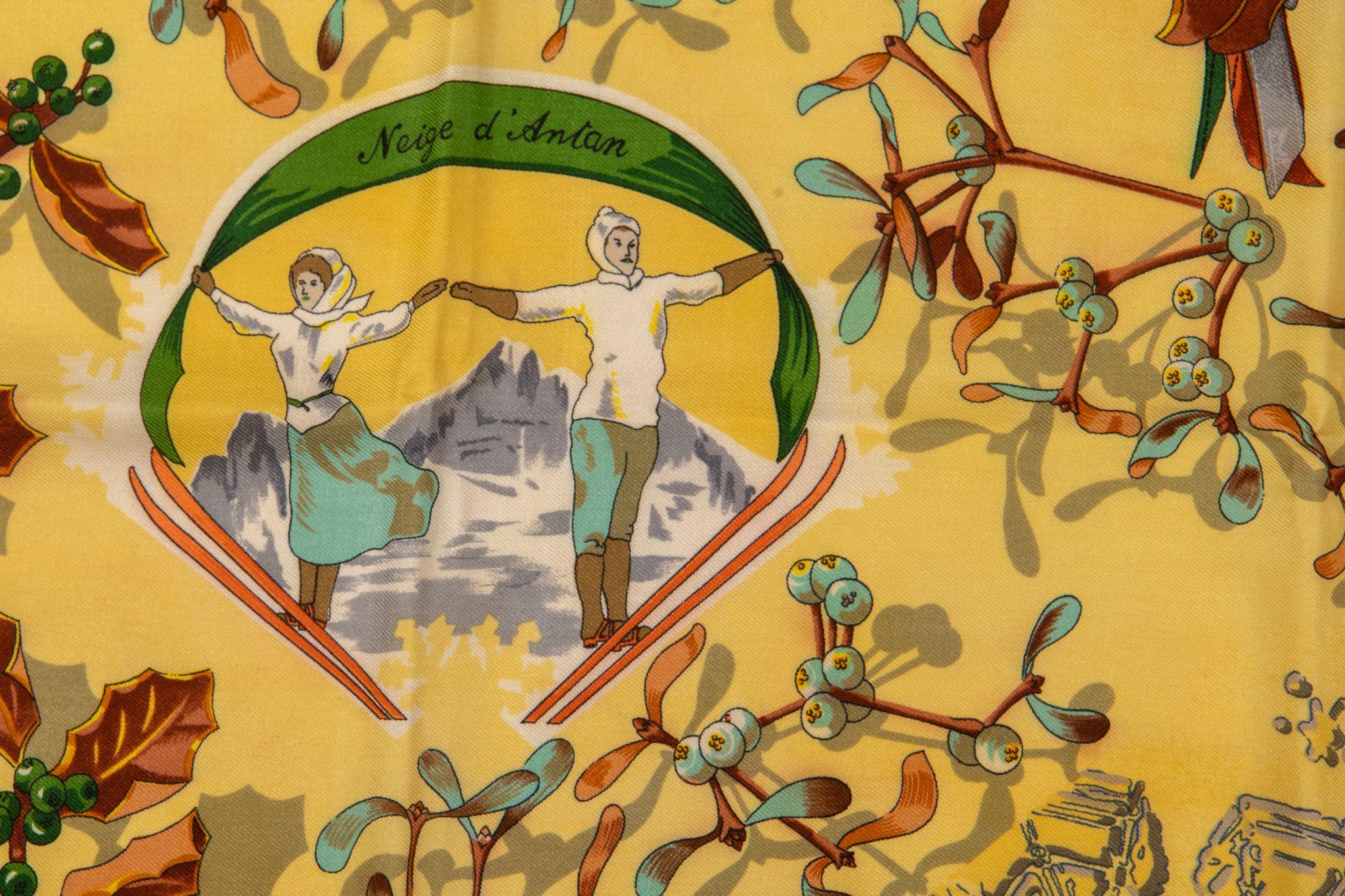 Hermès Yellow Niege D'Antan Silk Scarf In Good Condition For Sale In West Hollywood, CA