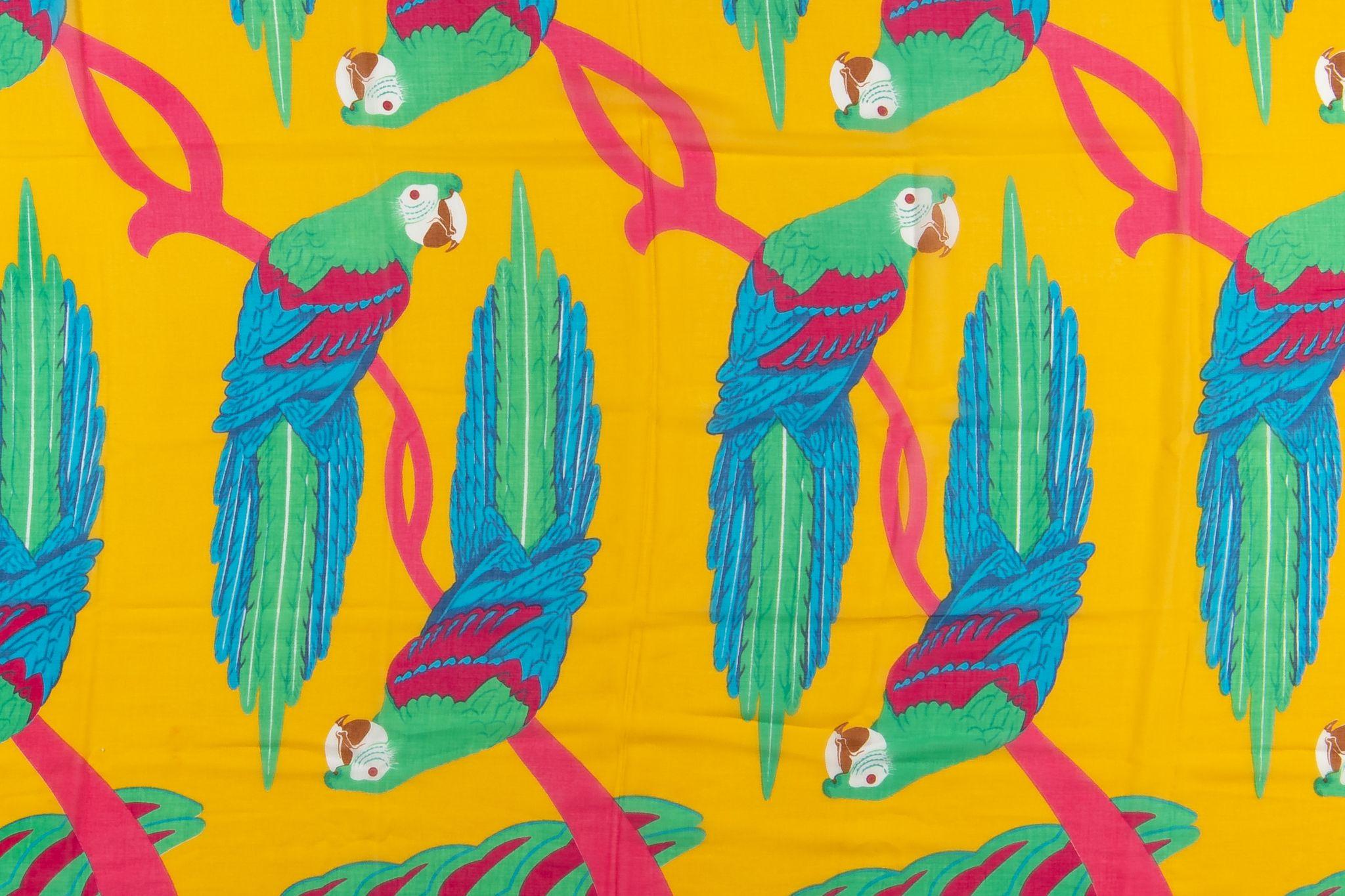 Hermès Yellow Parrots Cotton Sarong In Good Condition In West Hollywood, CA