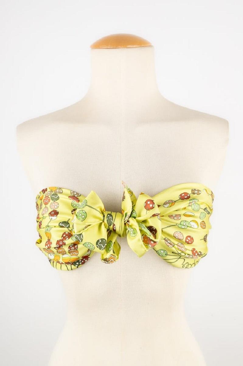 Hermès - (Made in France) Yellow silk twill foulard with the 