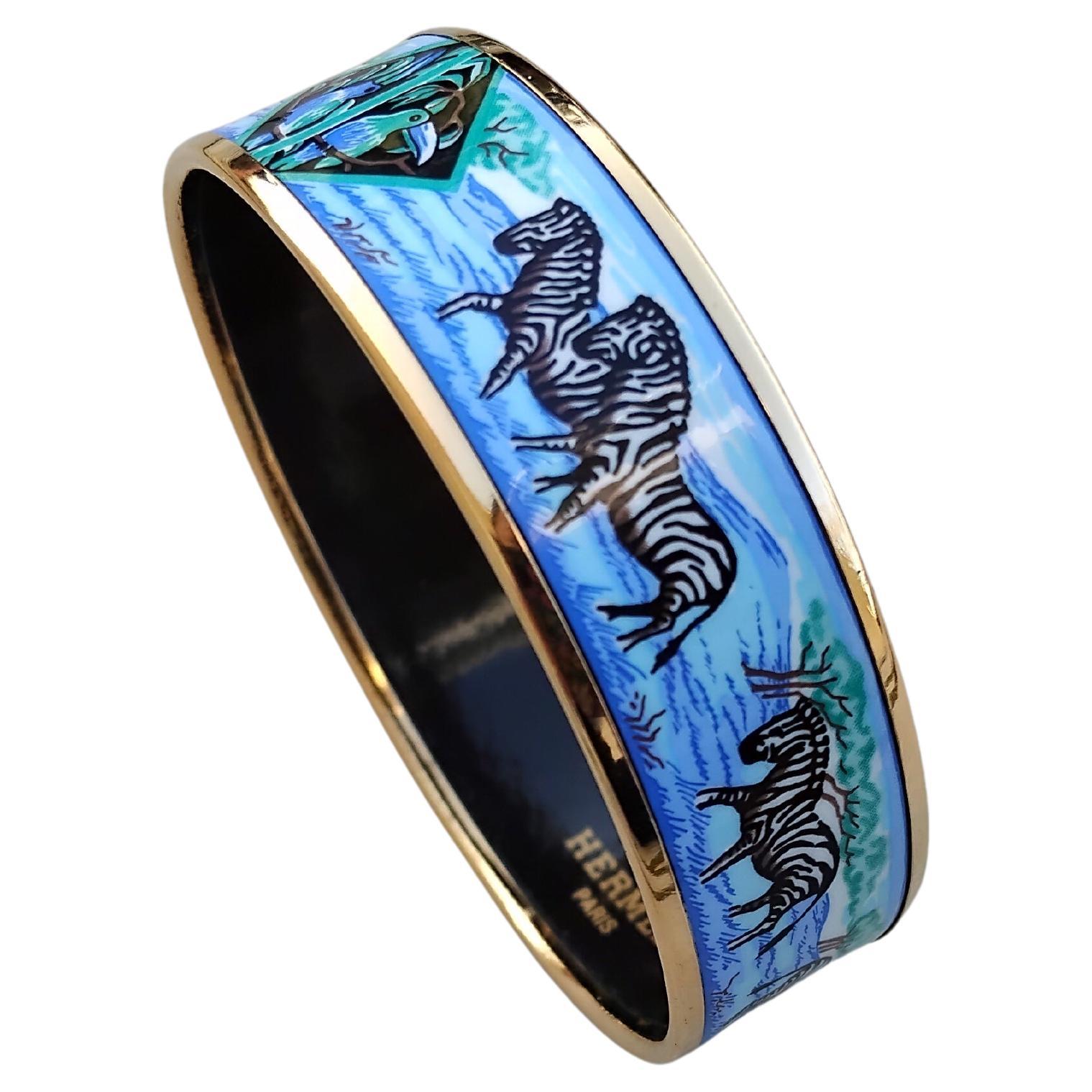 Hermès Zebras Tropiques Print Oro Hdw Esmalte Pulsera Talla 65 en venta 9