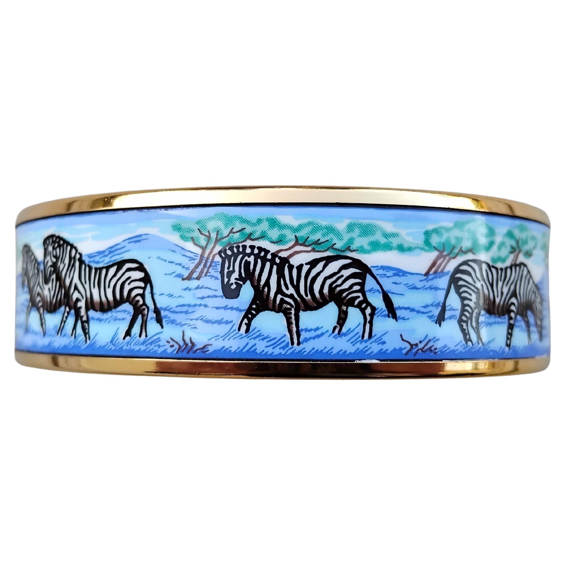 Hermès Zebras Tropiques Print Oro Hdw Esmalte Pulsera Talla 65 en venta 1