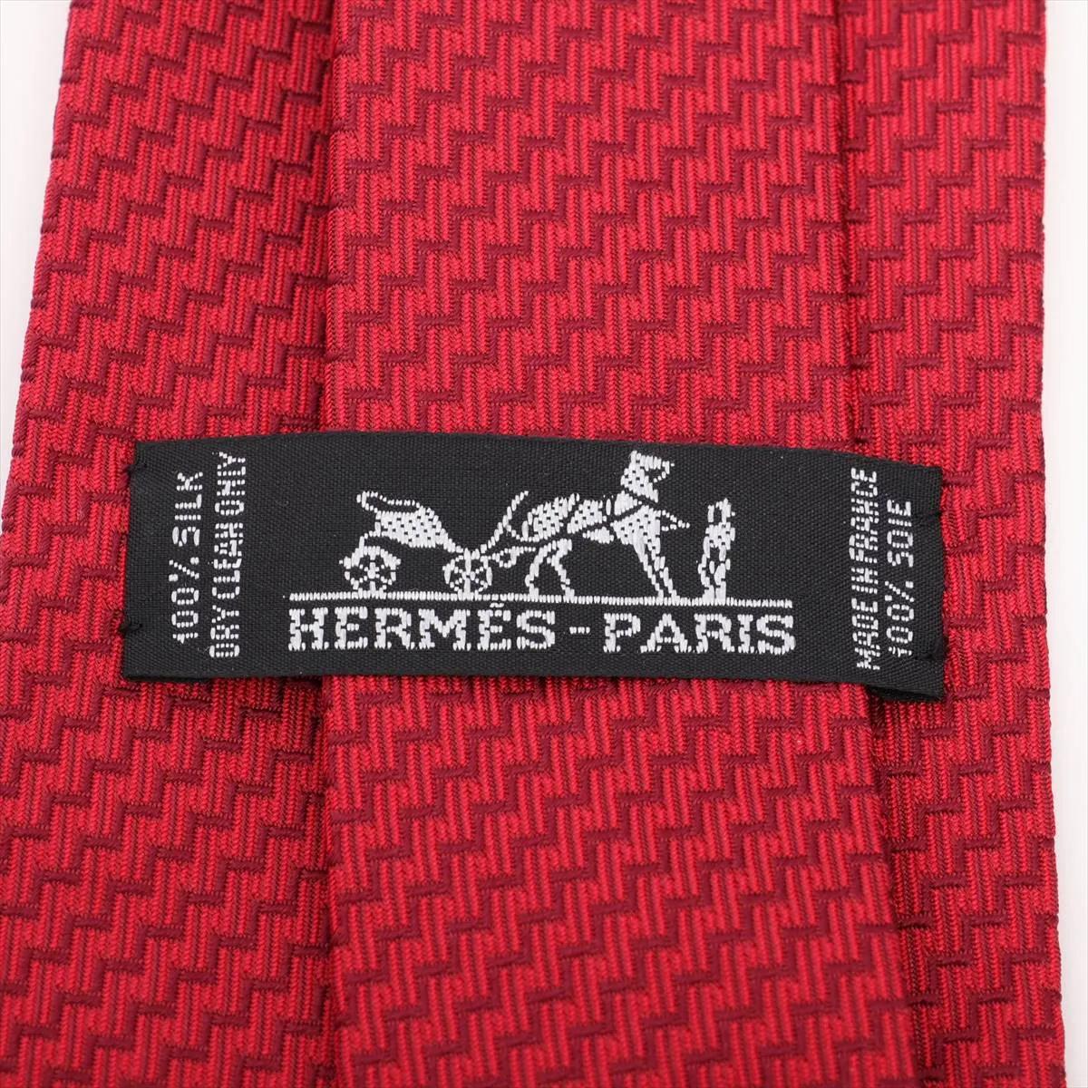 Hermès Zigzag Necktie Silk Red In condizioni buone in vendita a Indianapolis, IN