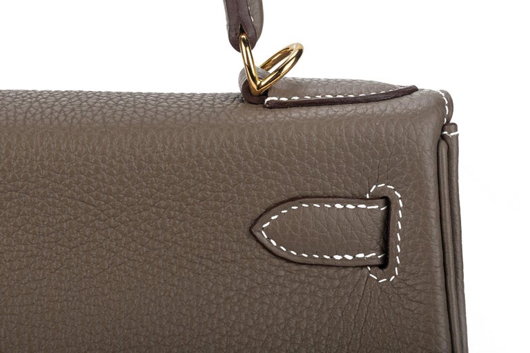 Hermès Kelly 28 cm Handbag in Etoupe Togo Leather