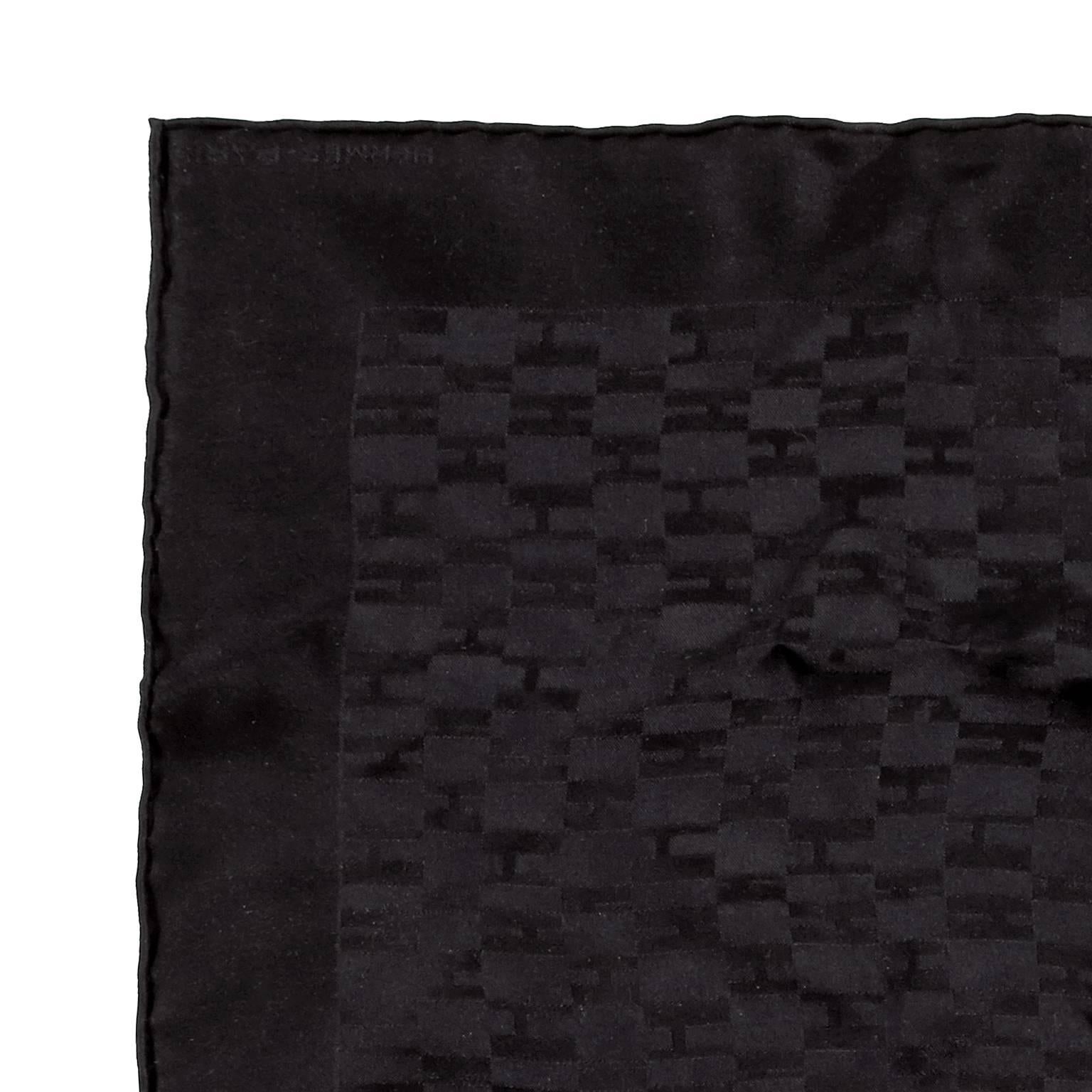 Noir Hermès - Pochette en soie noire Op'H - Écharpe en vente