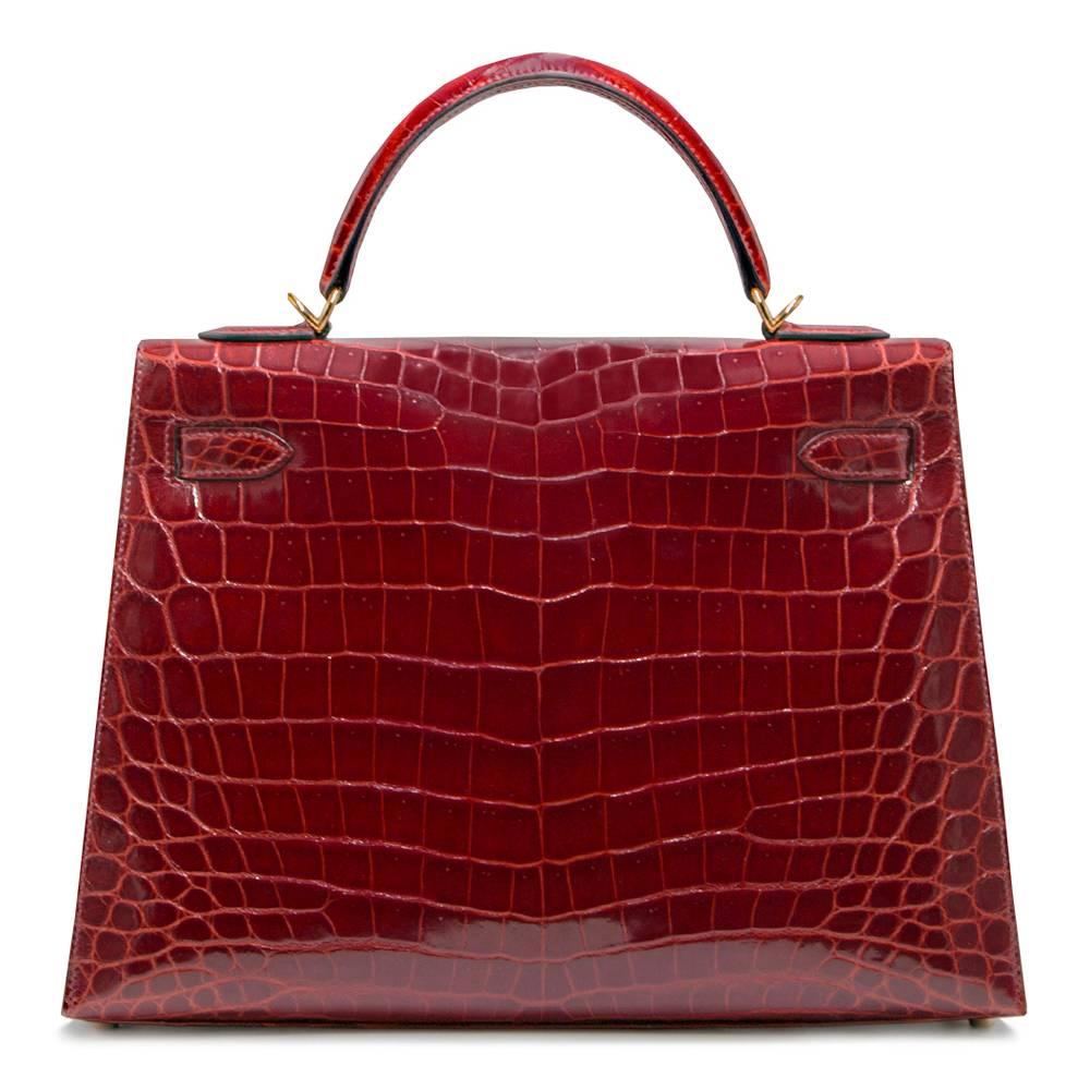 Hermès Crocodile Kelly 32 Rouge  In Excellent Condition In London, GB