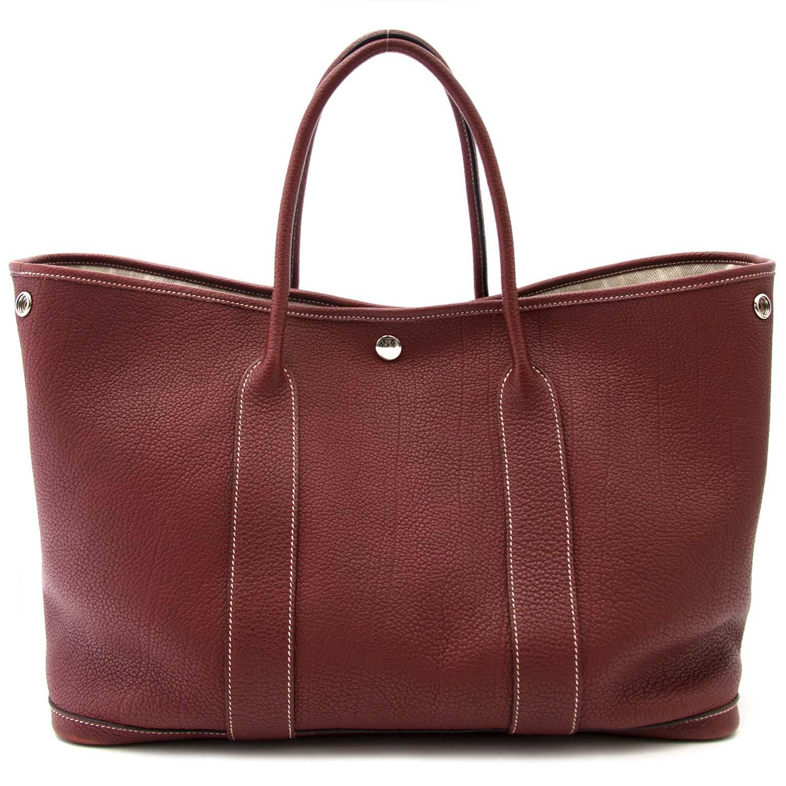 Very good condition

Hermès Garden Party 36 Bordeaux

Everyone needs a tote bag in their life! This gorgeous Hermès Garden Party bag hits the marks on both quality and functionality. It exudes a casual and relaxed vibe, while still maintaining the