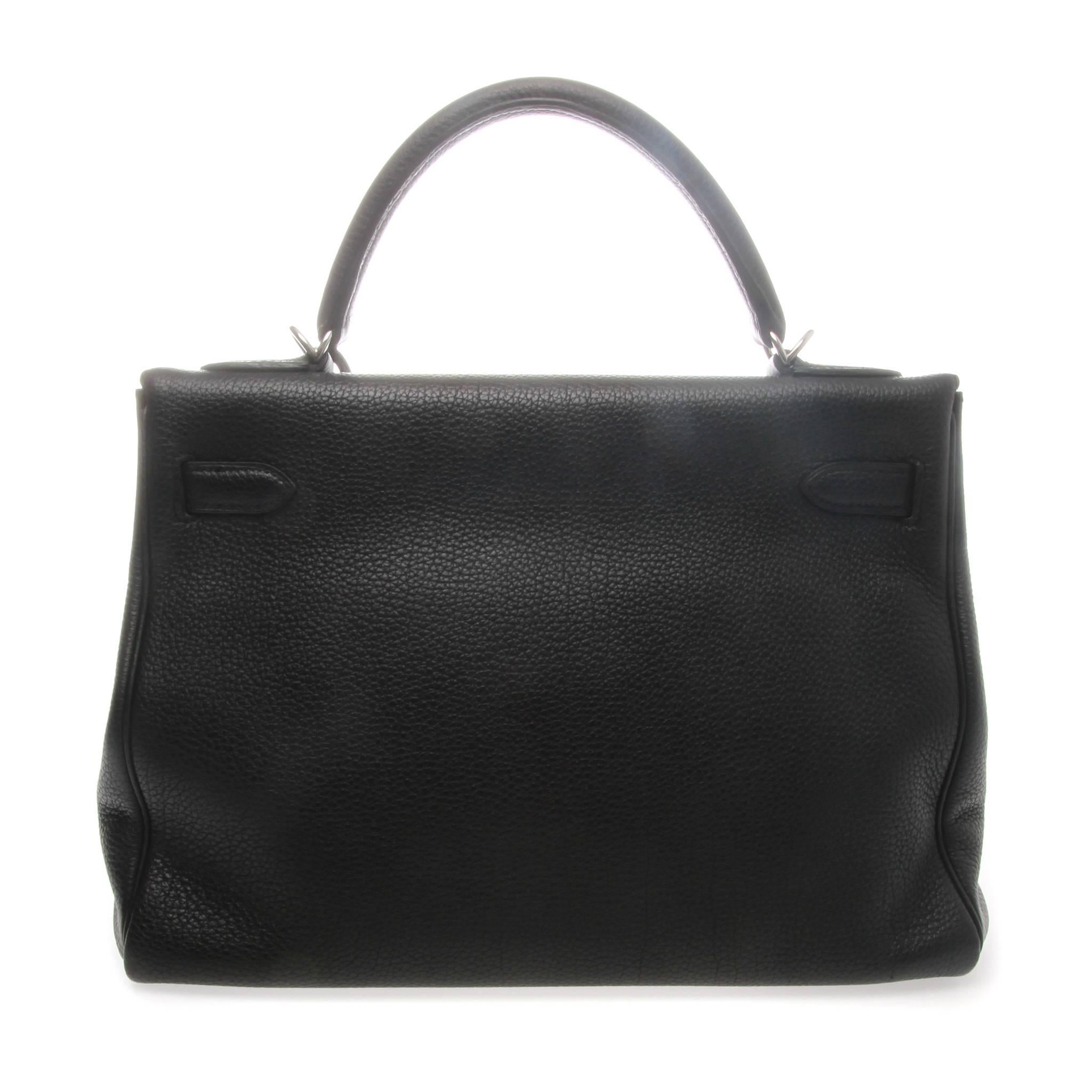 Hermès Kelly Retourne 32cm Black Veau Togo with Silver Hardware In Excellent Condition In Melbourne, Victoria