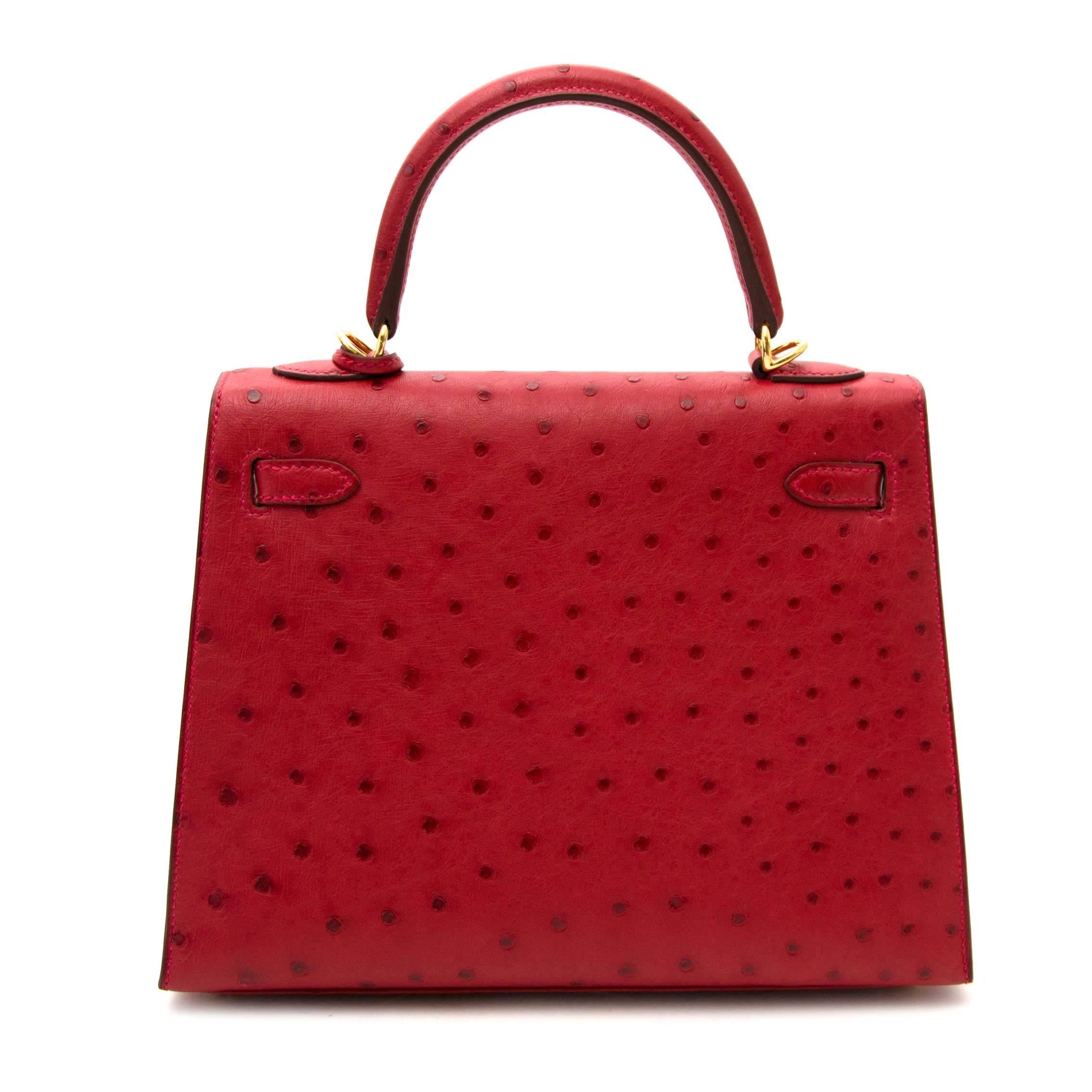 Brand New

Hermès Kelly Sellier 25 Autruche Rouge Vif

This very rare and stunning Hermès Kelly is made out of ostrich leather. The color rouge vif is a beautiful and vibrant color, the combination of ostrich and this color is quite rare. The bag is
