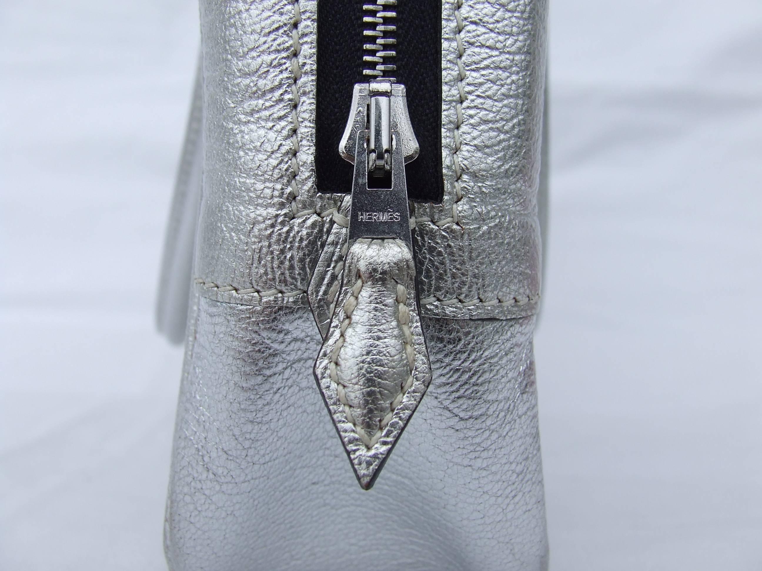 Hermès Limited Edition Metallic Silver Chevre Leather Plume Elan Bag PHW 28 cm 3