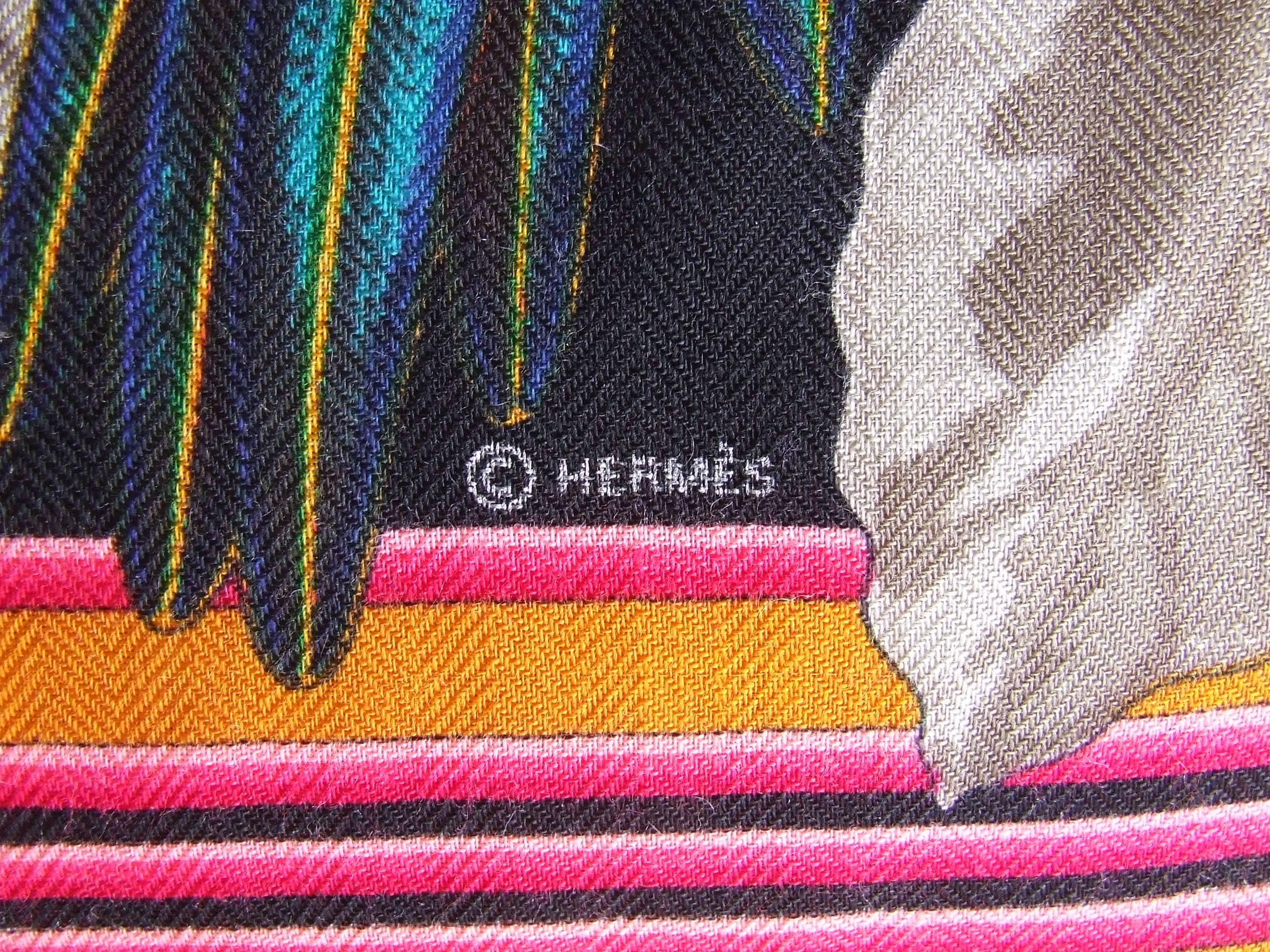 Hermès Les Perroquets Perroquets Metz Cachemire Soie 90 cm  Foulard Écharpe Châle en vente 7