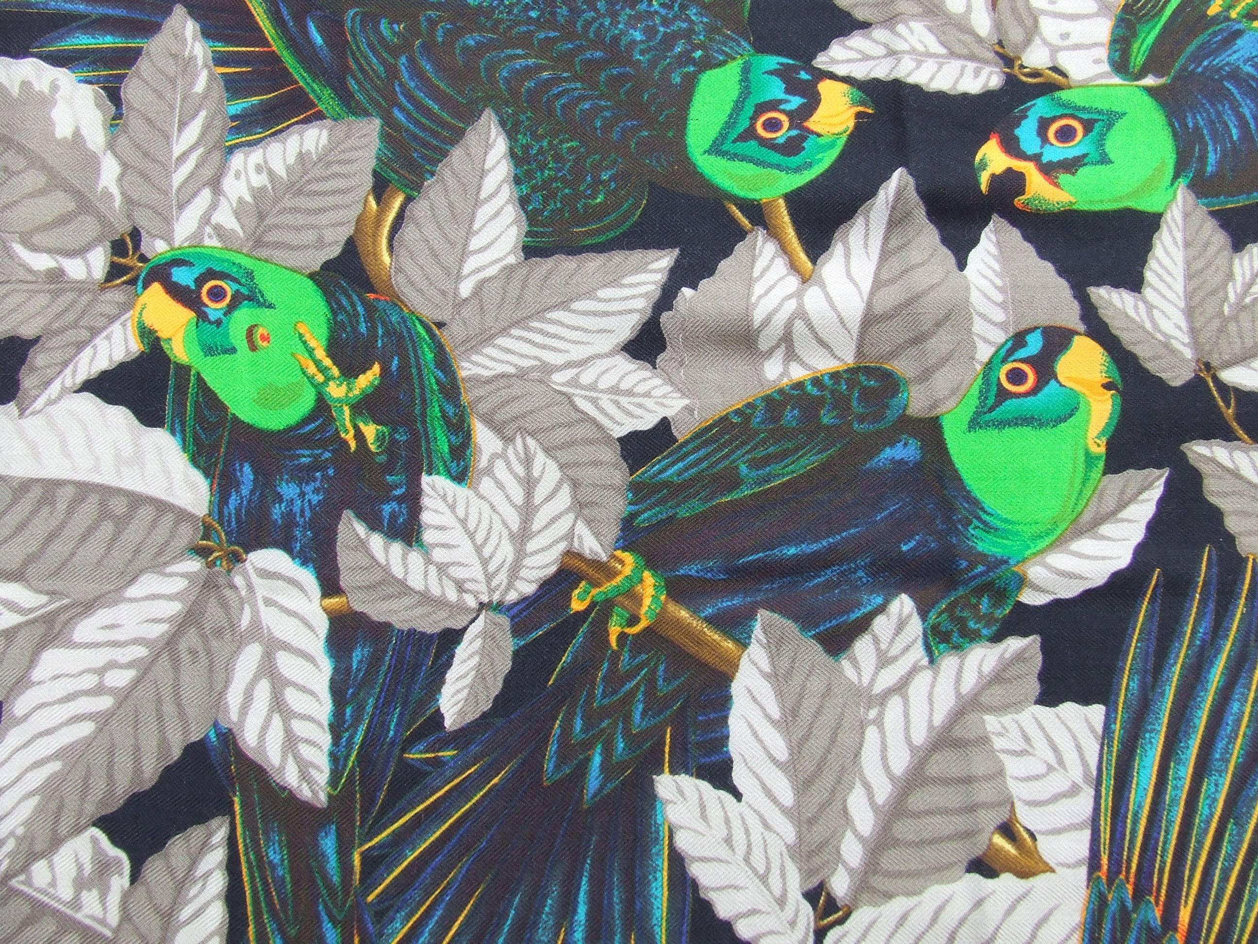 Hermès Les Perroquets Parrots Metz Cashmere Silk 90 cm  Scarf Wrap Shawl For Sale 2