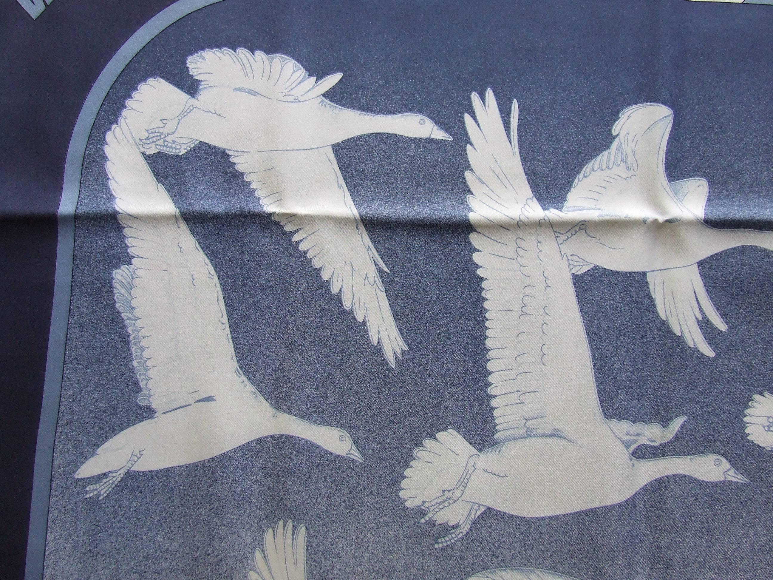 Hermès Silk Scarf Oiseaux Migrateurs Cathy Latham Special Edition UTA 90 cm 1B 3