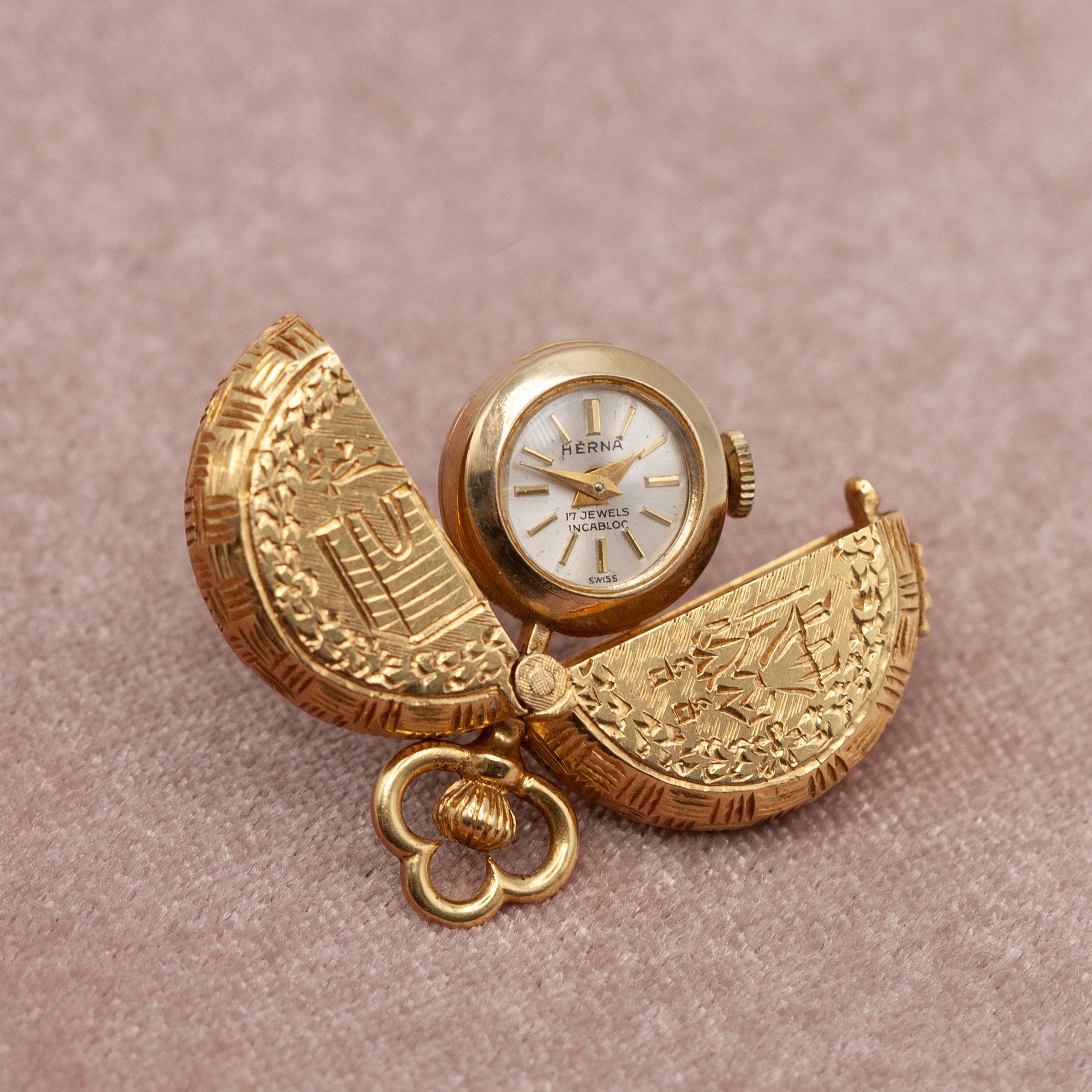 Herna 14K YG  Pocket Watch with 18K Gold Engraving Hinged Cover en Excelente estado para la venta en New York, NY