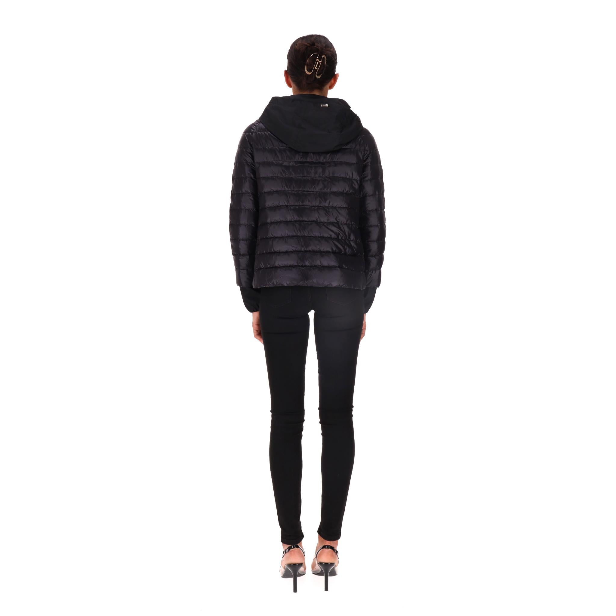 Chaqueta con capucha acolchada de plumón Herno en Excelente estado para la venta en London, GB