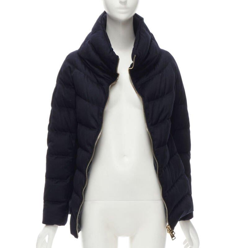 Noir HERNO Veste bleu marine en duvet d'oie légèrement résistante à l'eau, taille IT 38 XS en vente