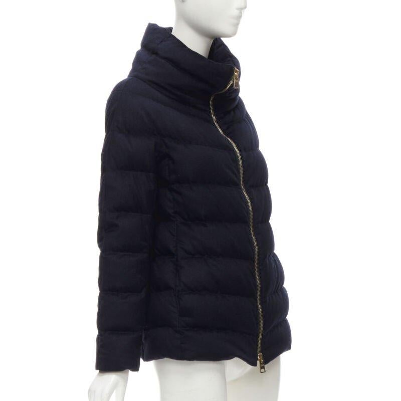 HERNO Veste bleu marine en duvet d'oie légèrement résistante à l'eau, taille IT 38 XS Excellent état - En vente à Hong Kong, NT