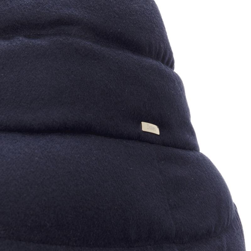 HERNO Veste bleu marine en duvet d'oie légèrement résistante à l'eau, taille IT 38 XS en vente 3