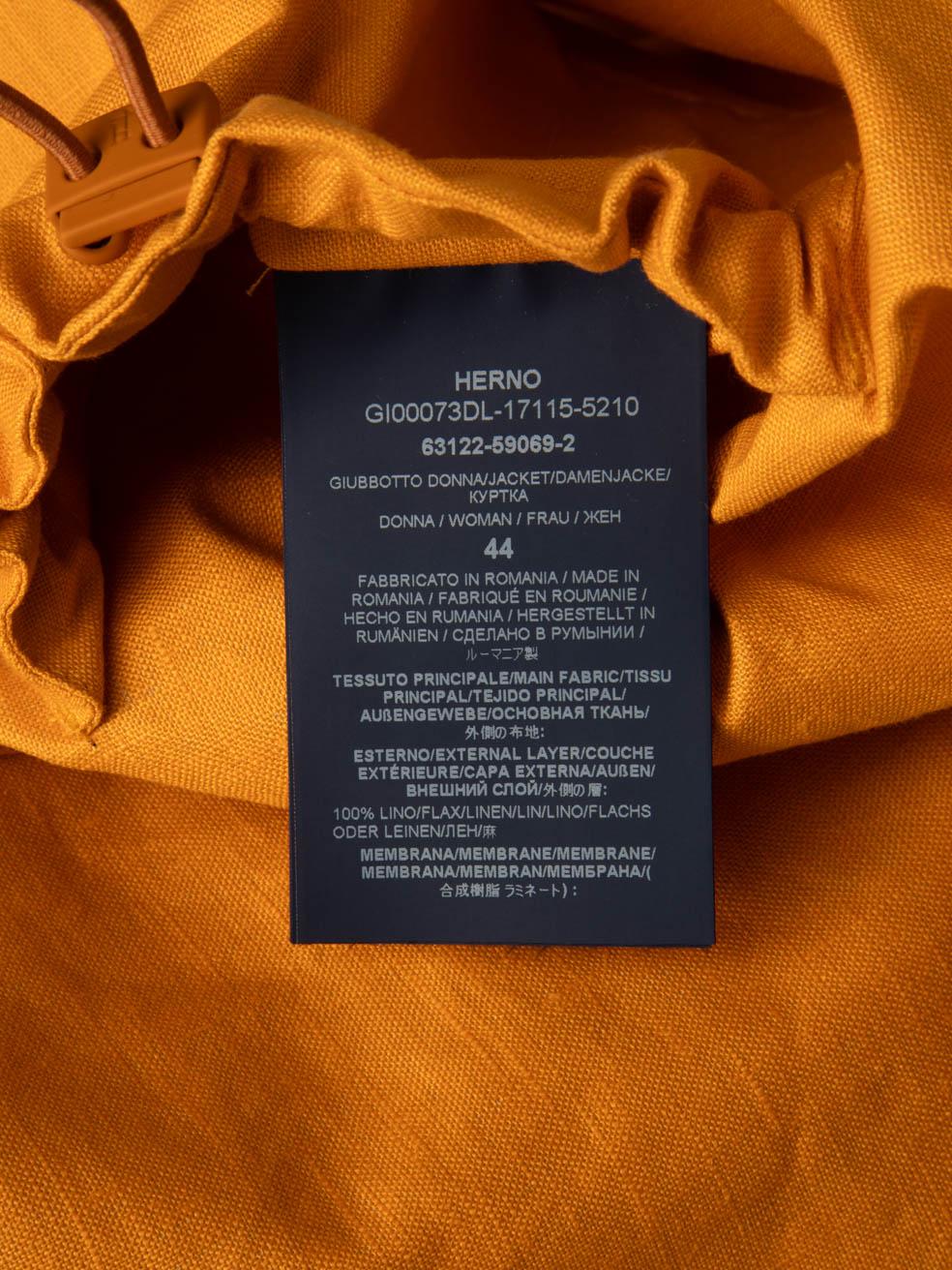 Veste jaune Herno à col haut et fermeture éclair, taille L en vente 1