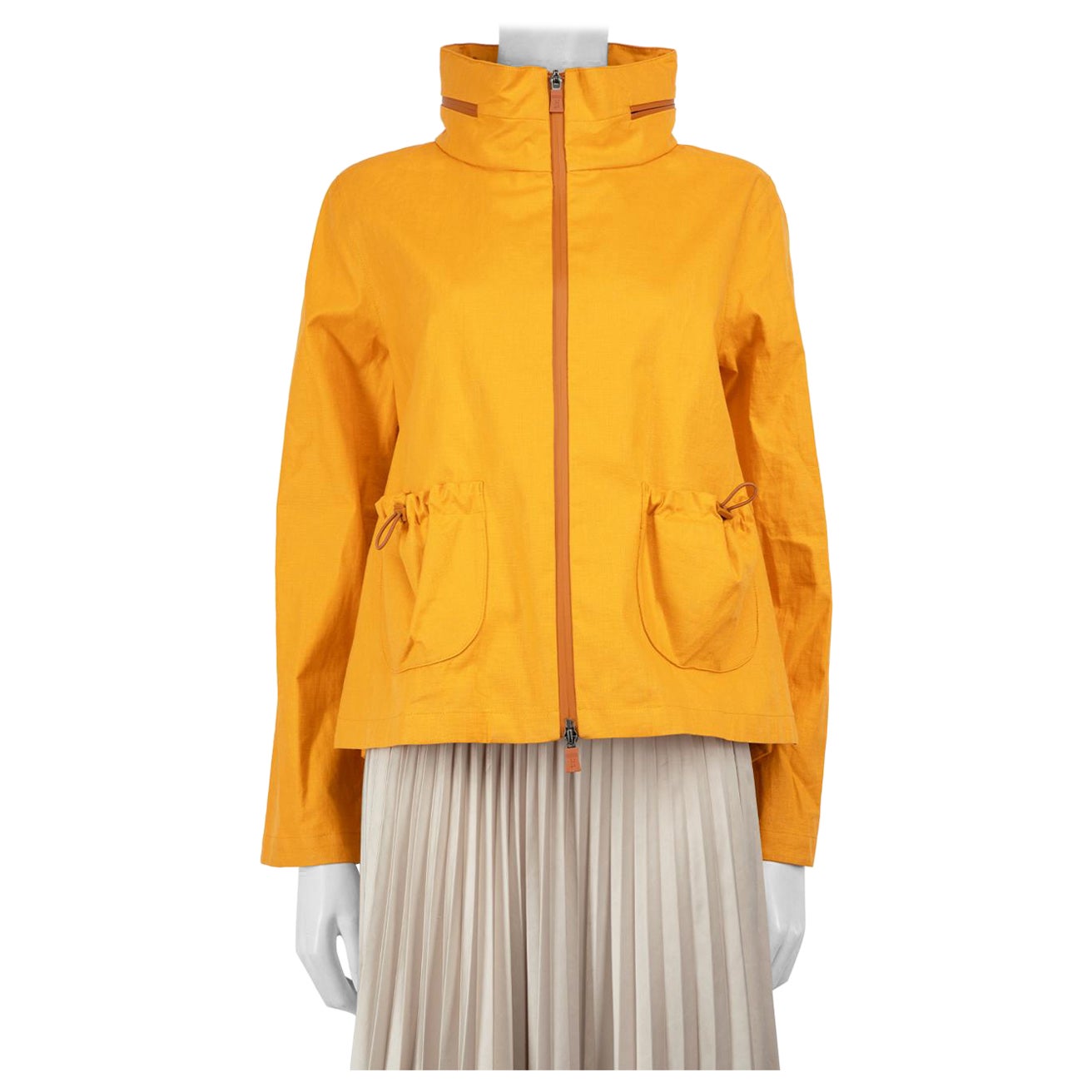 Veste jaune Herno à col haut et fermeture éclair, taille L en vente