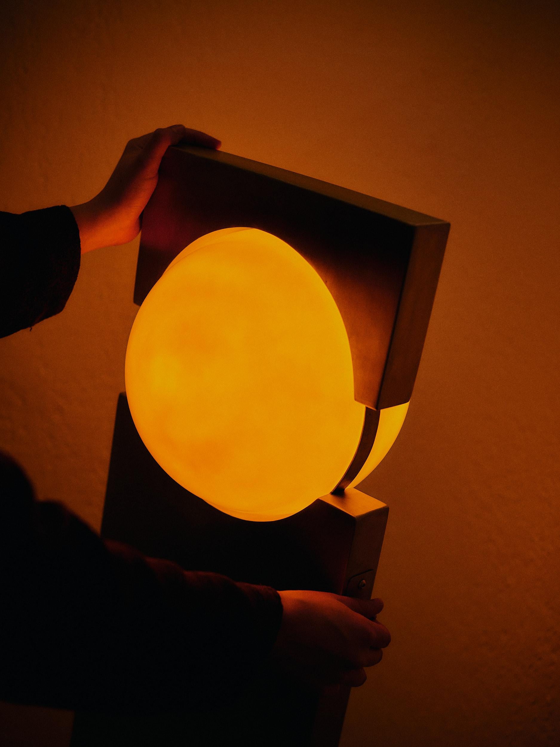 Lampada Hero Lampada scultorea in acciaio inox in vendita 3