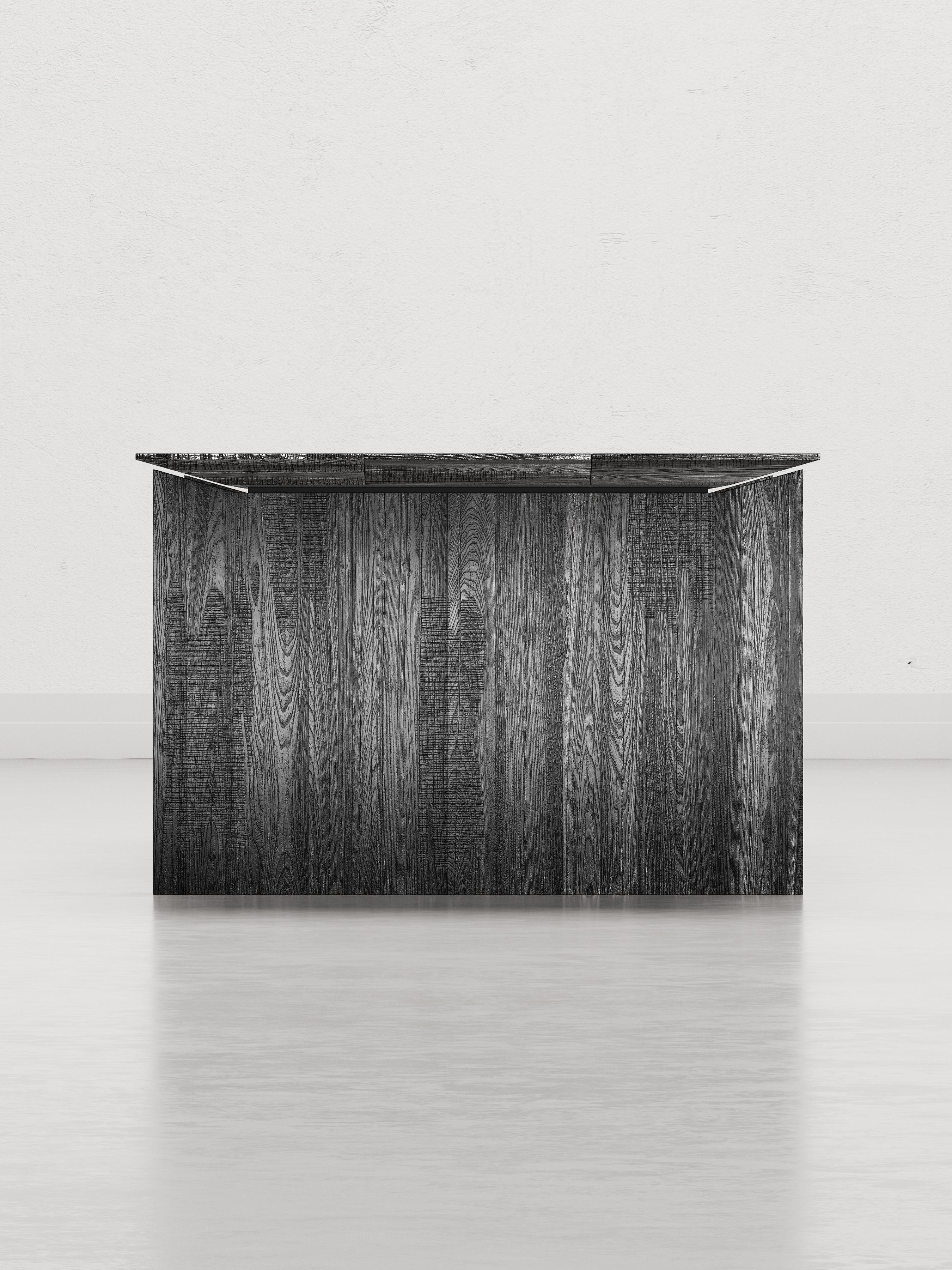 Italian Table de salle à manger Heroes en bois de sapin noir en vente