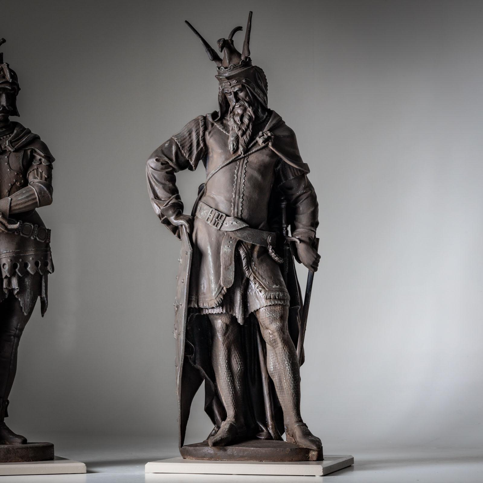 Heroes of the Song of the Nibelungs, Cast Iron Statues, probably German In Good Condition For Sale In Greding, DE