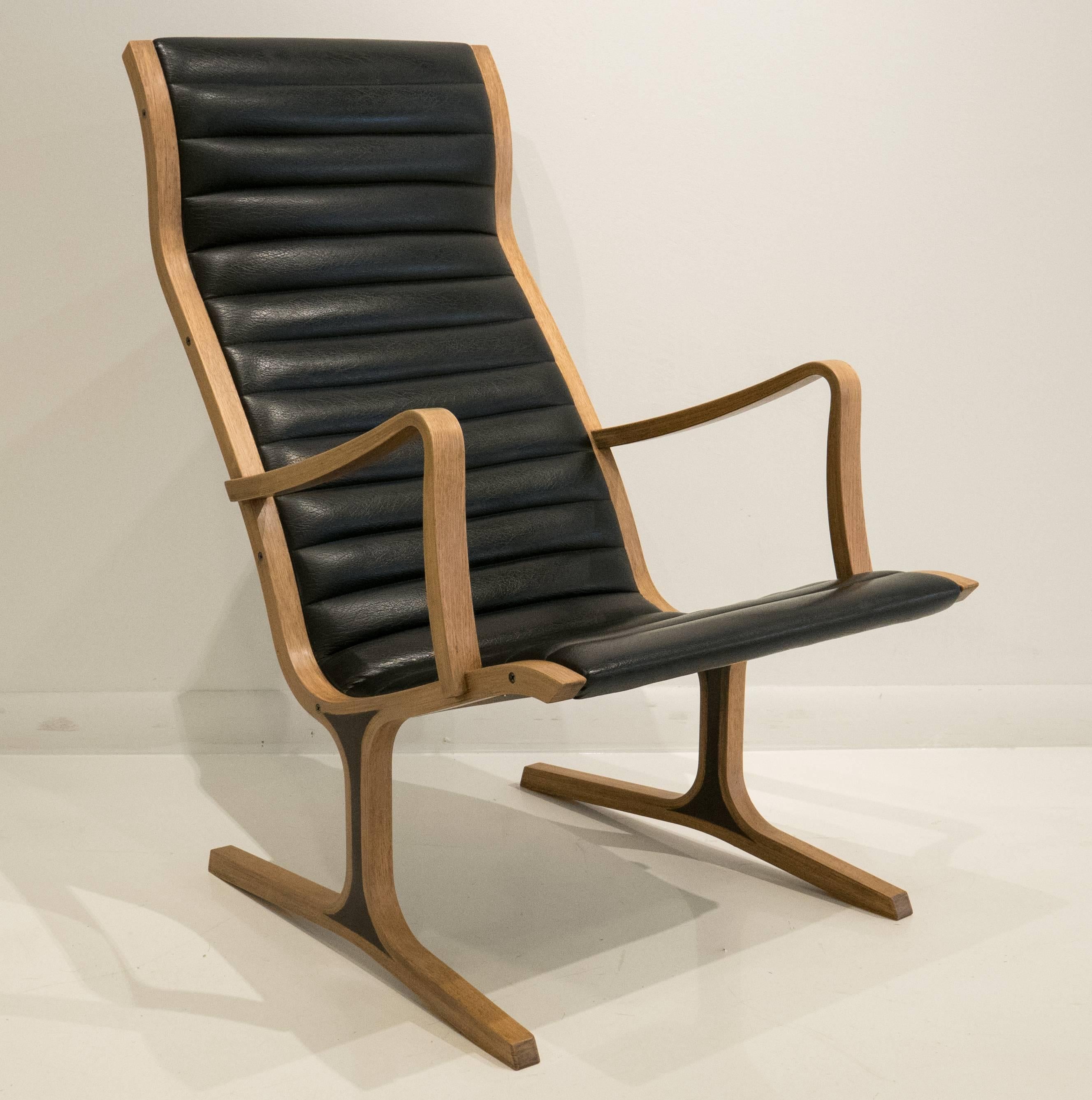 Mid-Century Modern Heron Chair with Footrest by Mitsumasa Sugasawa